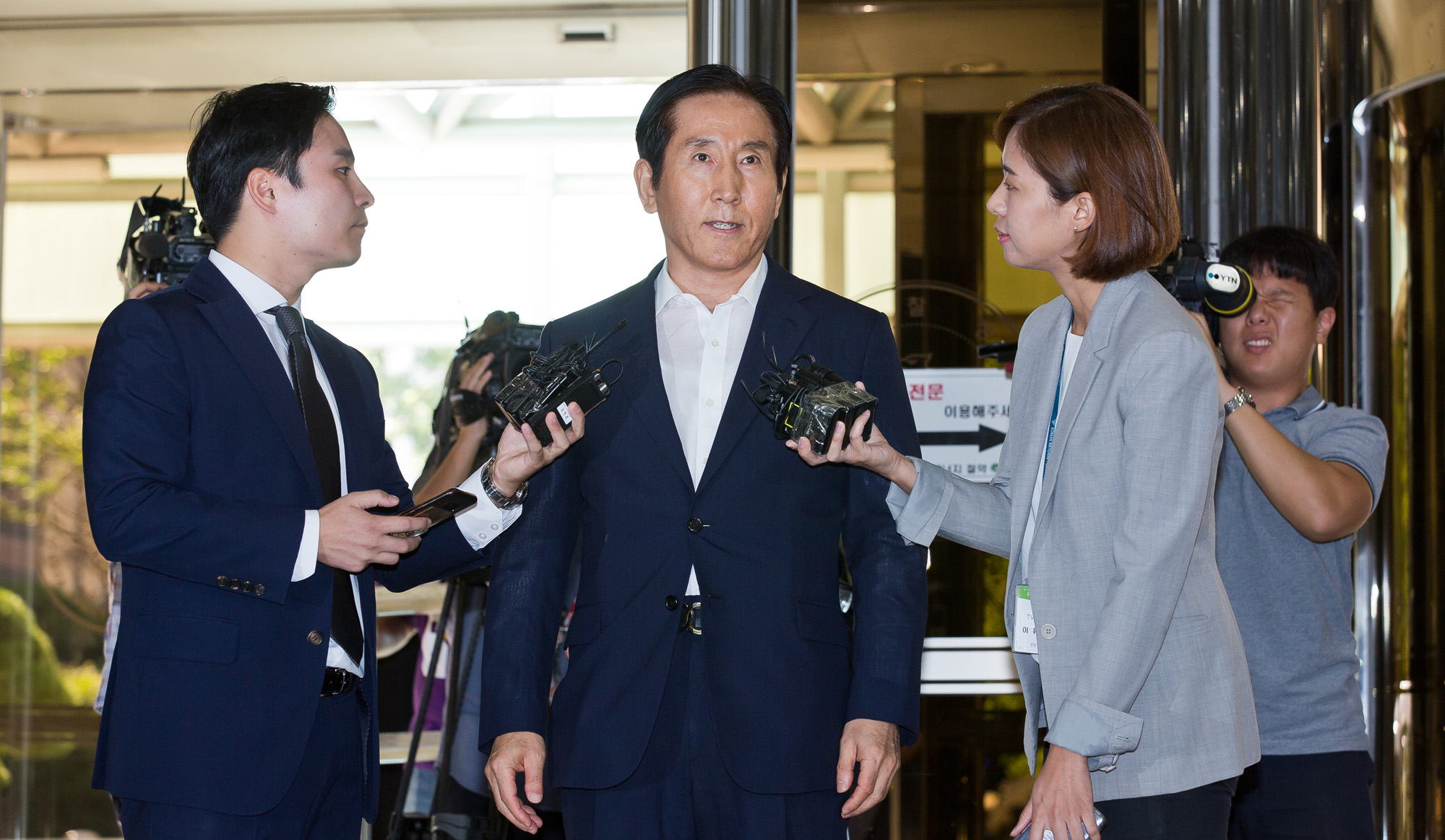 사회;정치;경찰청장;조현오;조현오전경찰청장;댓글공작지휘;이명박정부;온라인여론조작