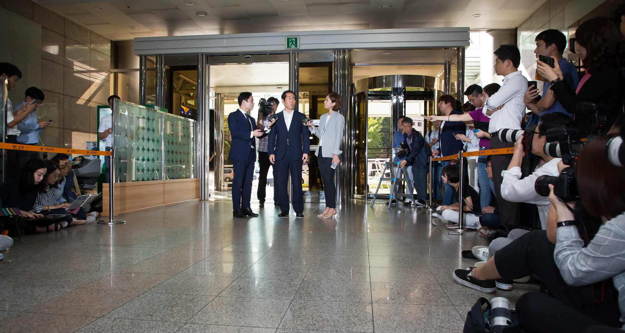 사회;정치;경찰청장;조현오;조현오전경찰청장;댓글공작지휘;이명박정부;온라인여론조작