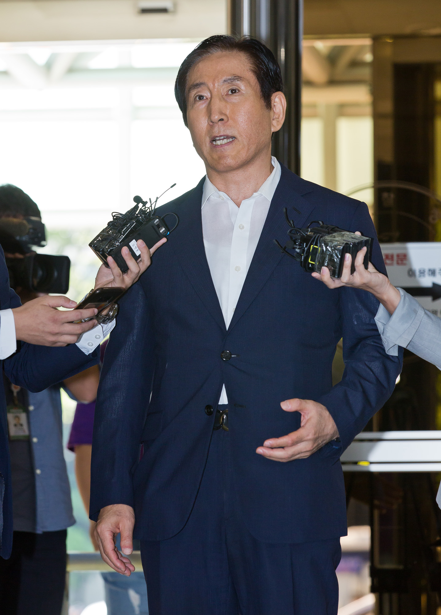 사회;정치;경찰청장;조현오;조현오전경찰청장;댓글공작지휘;이명박정부;온라인여론조작