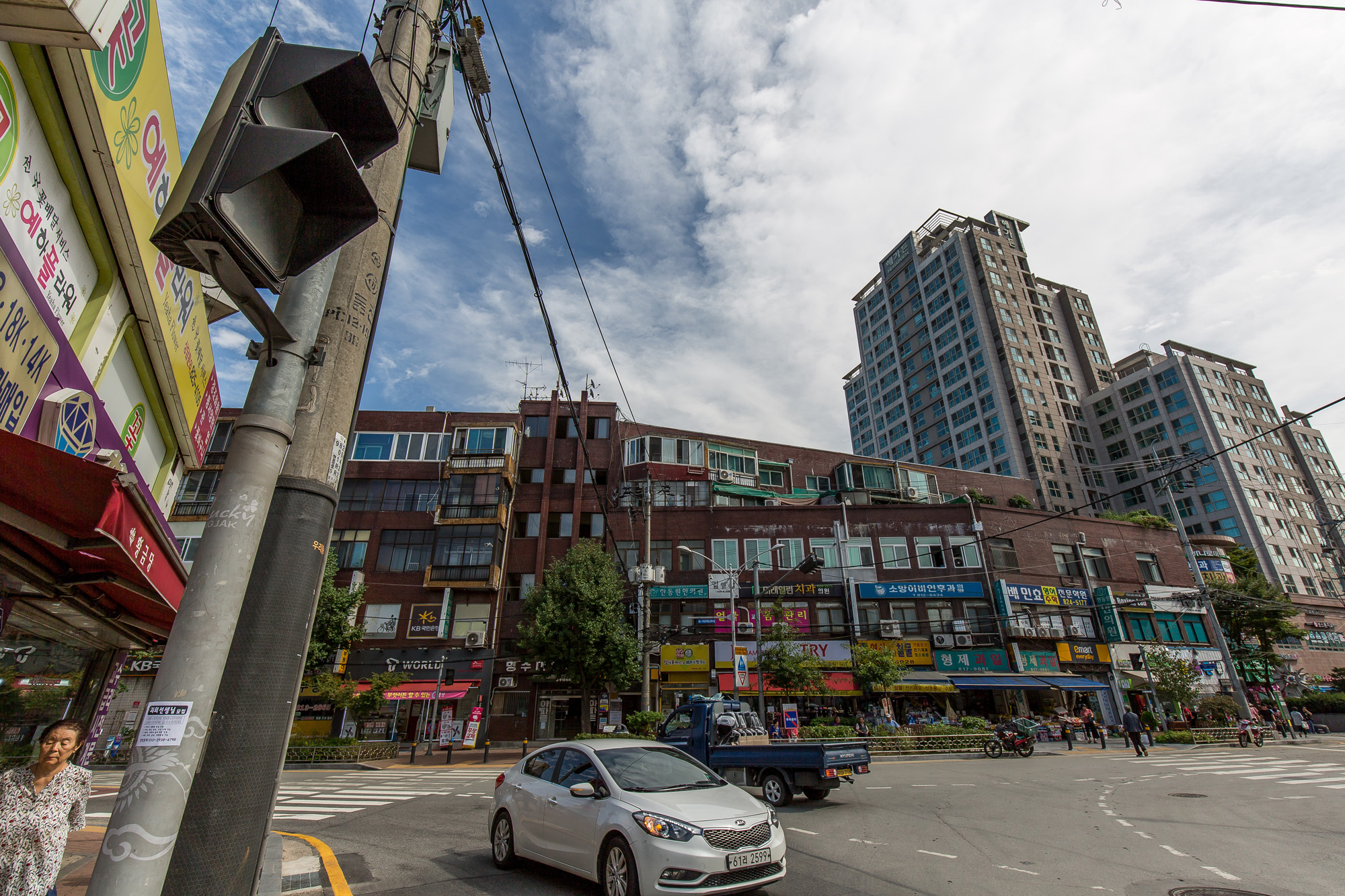 사회;교통신호;교통사고;황색점멸등;7거리;도로혼잡;교차로혼잡;안전사고