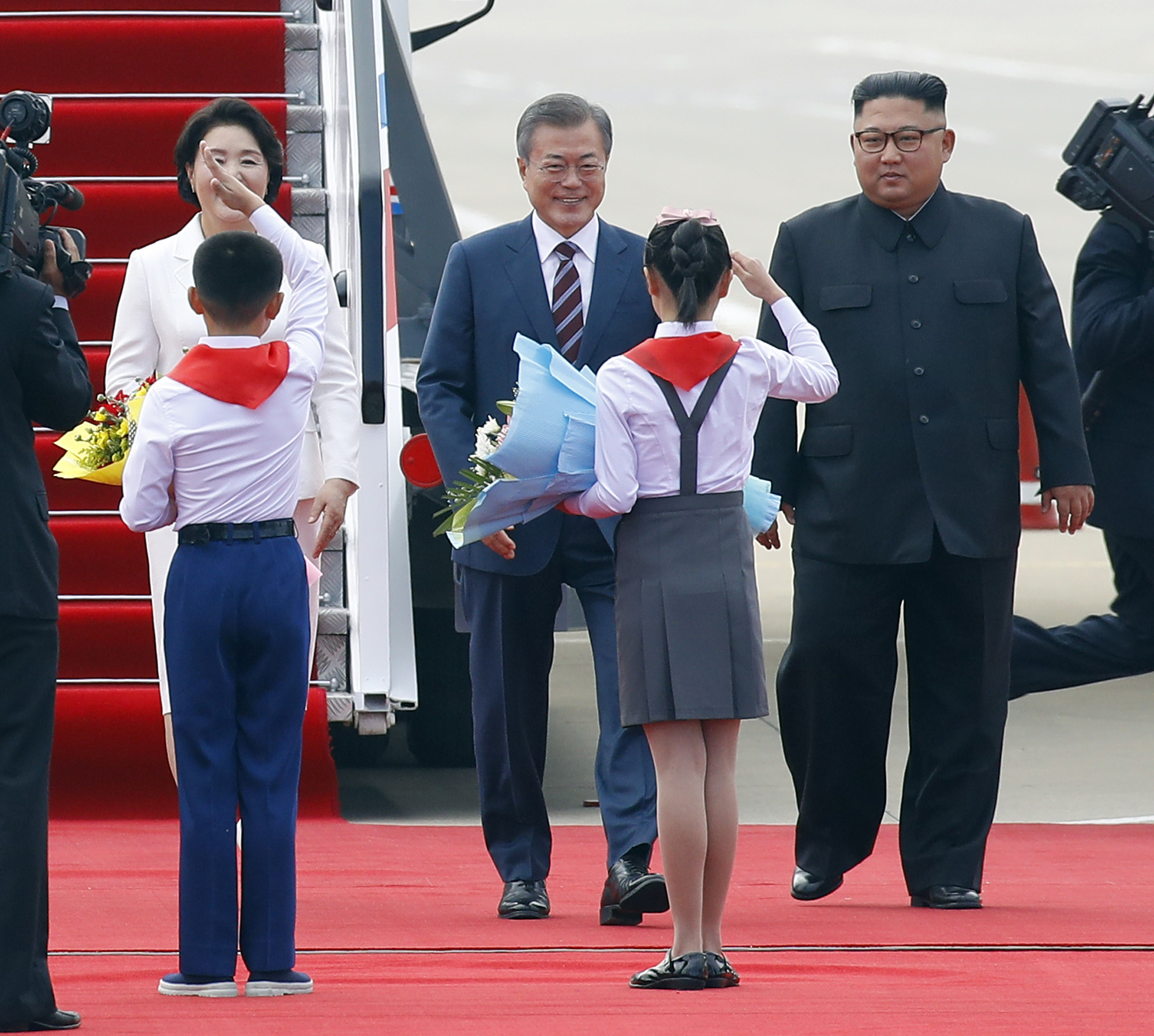 남북정상회담;평양;순안공항;문재인;김정은