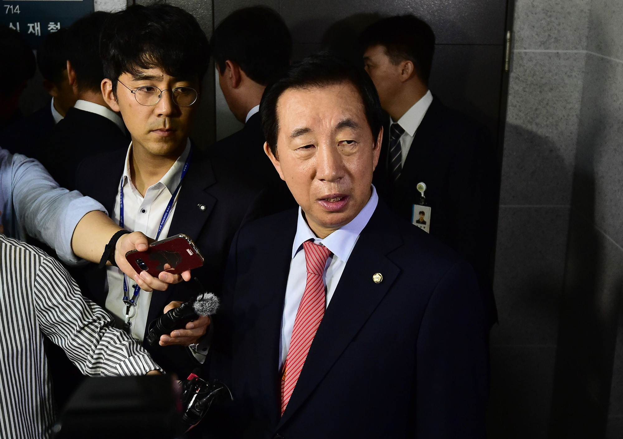 정치국회;심재철압수수색;예산정보무단열람
