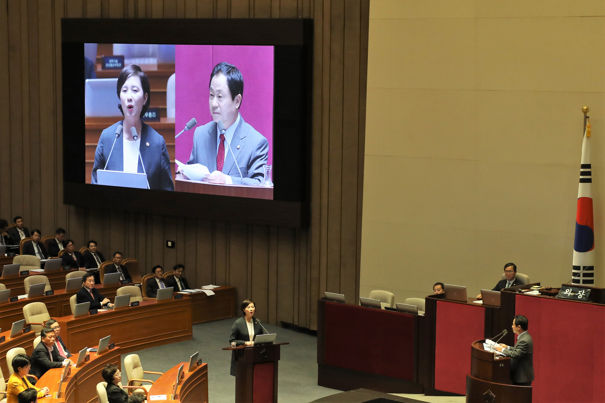 정치사회;대정부질문;유은혜;교유부장관