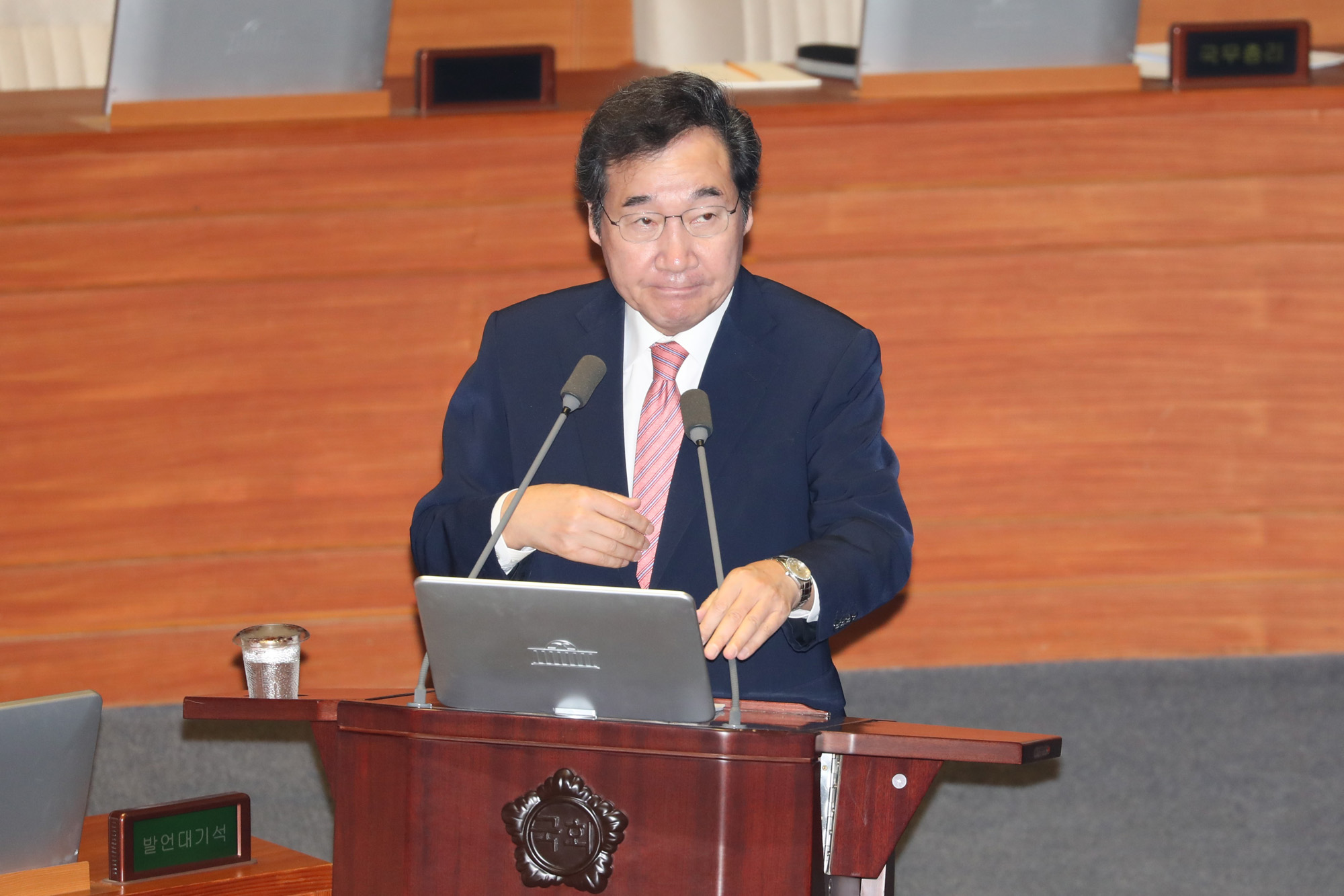 정치사회;대정부질문;이냑연국무총리