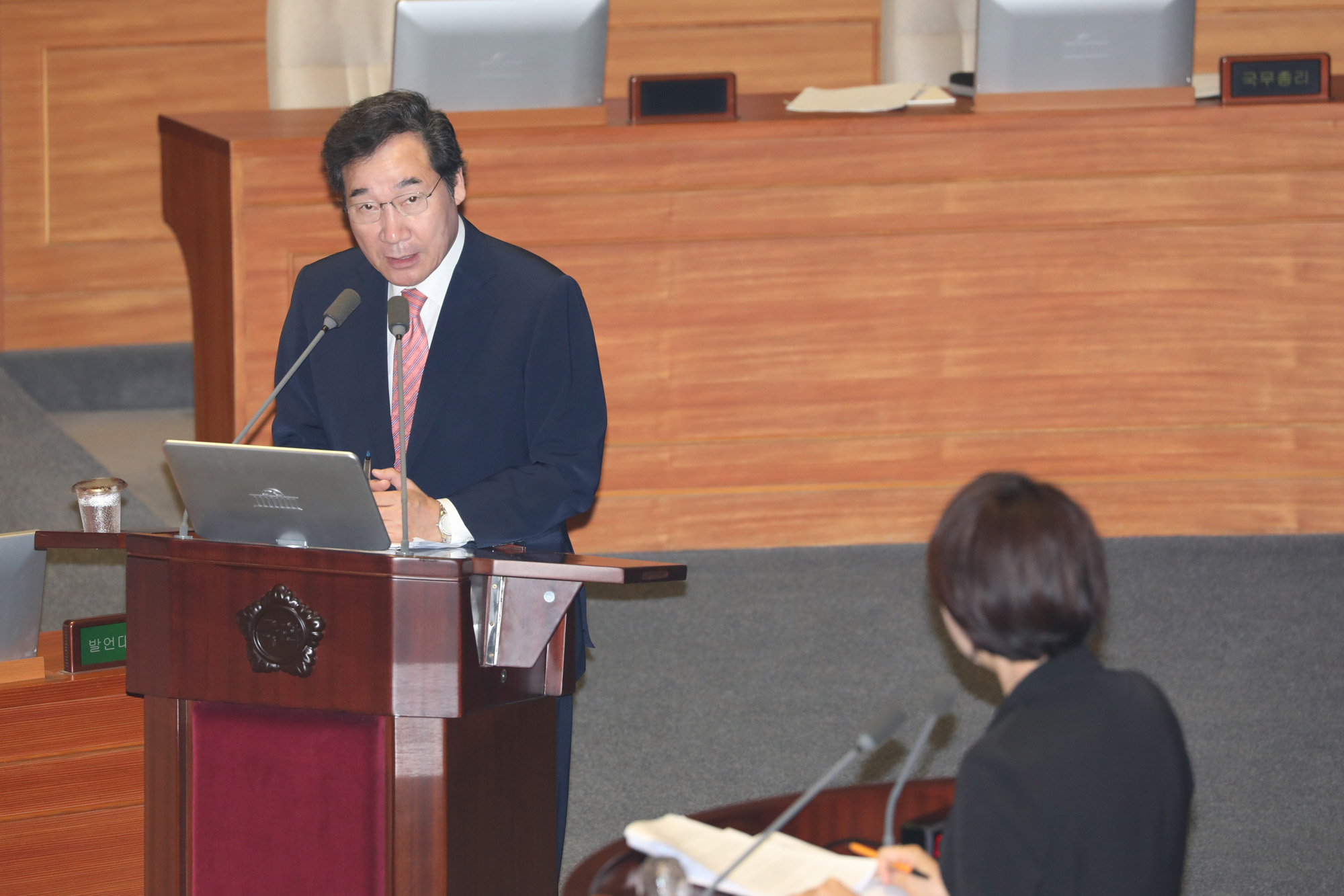 정치사회;대정부질문;이냑연국무총리