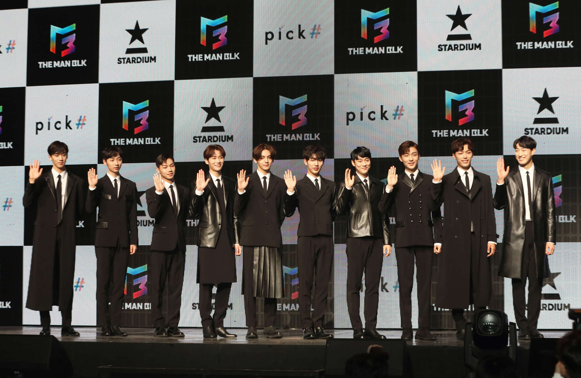 더맨블랙;멀티테이너;배우돌