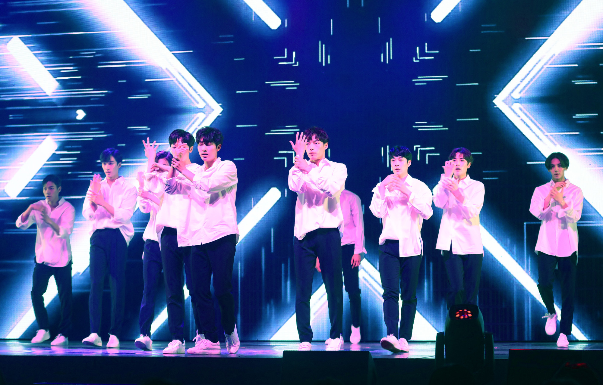 더맨블랙;배우돌;멀티테이너