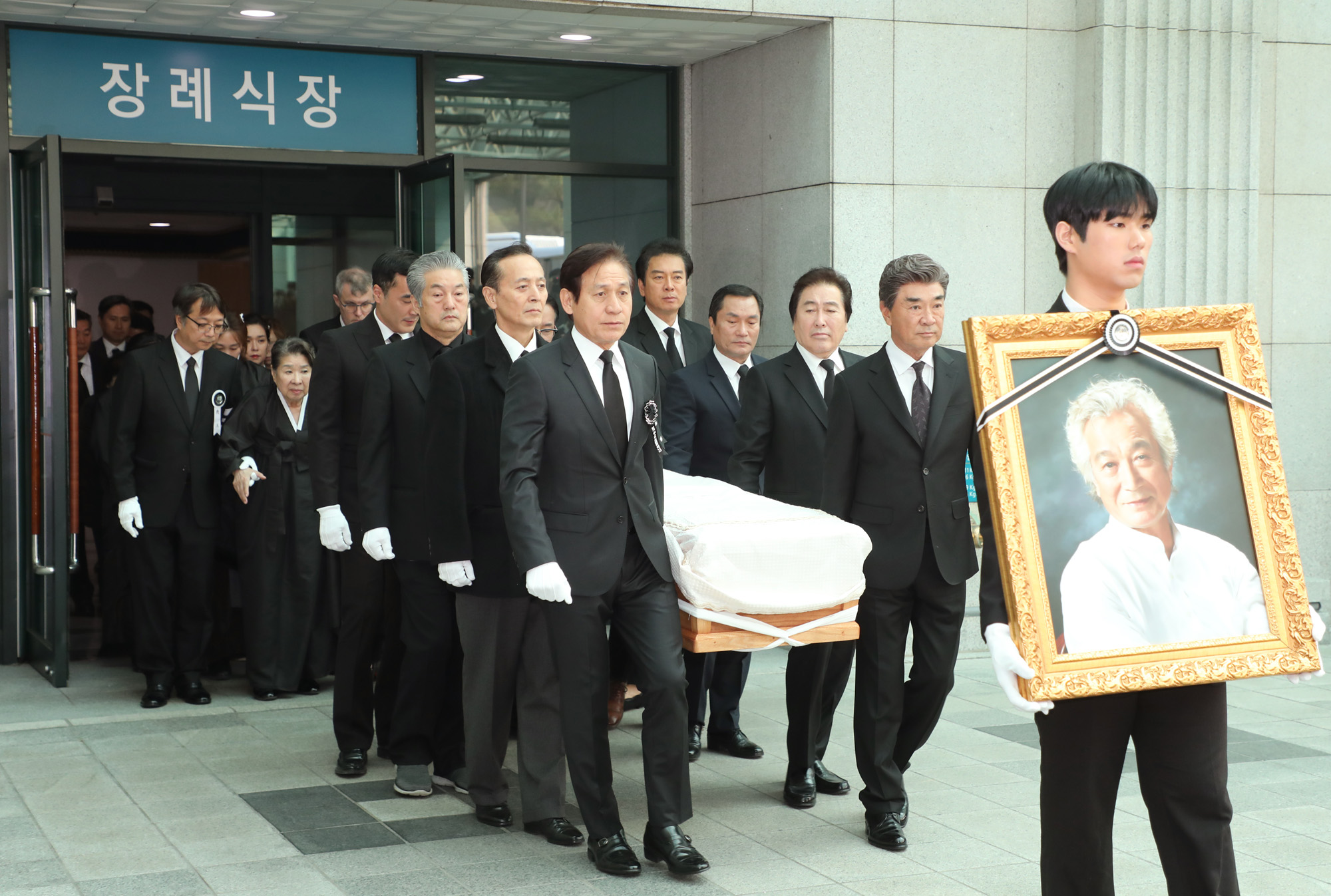 신성일;강신성일;원로영화배우