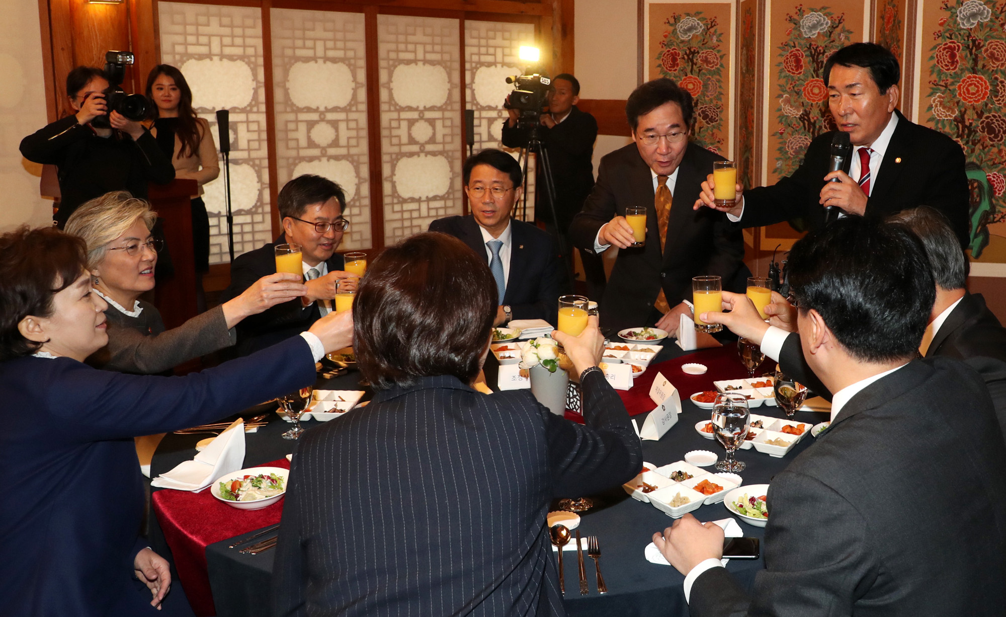 정치국회;안상수예결위원장;이낙연국무총리