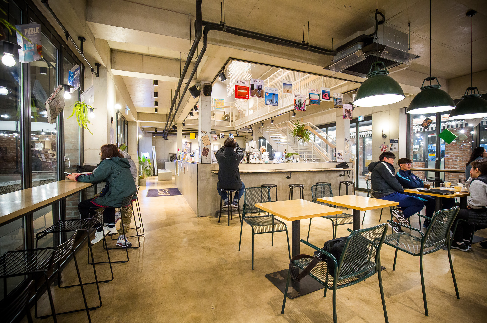 비즈한국;행사;버닝런;달리기대회;마라톤;버닝런에어;제주도;플레이스캠프제주;버닝런브로셔