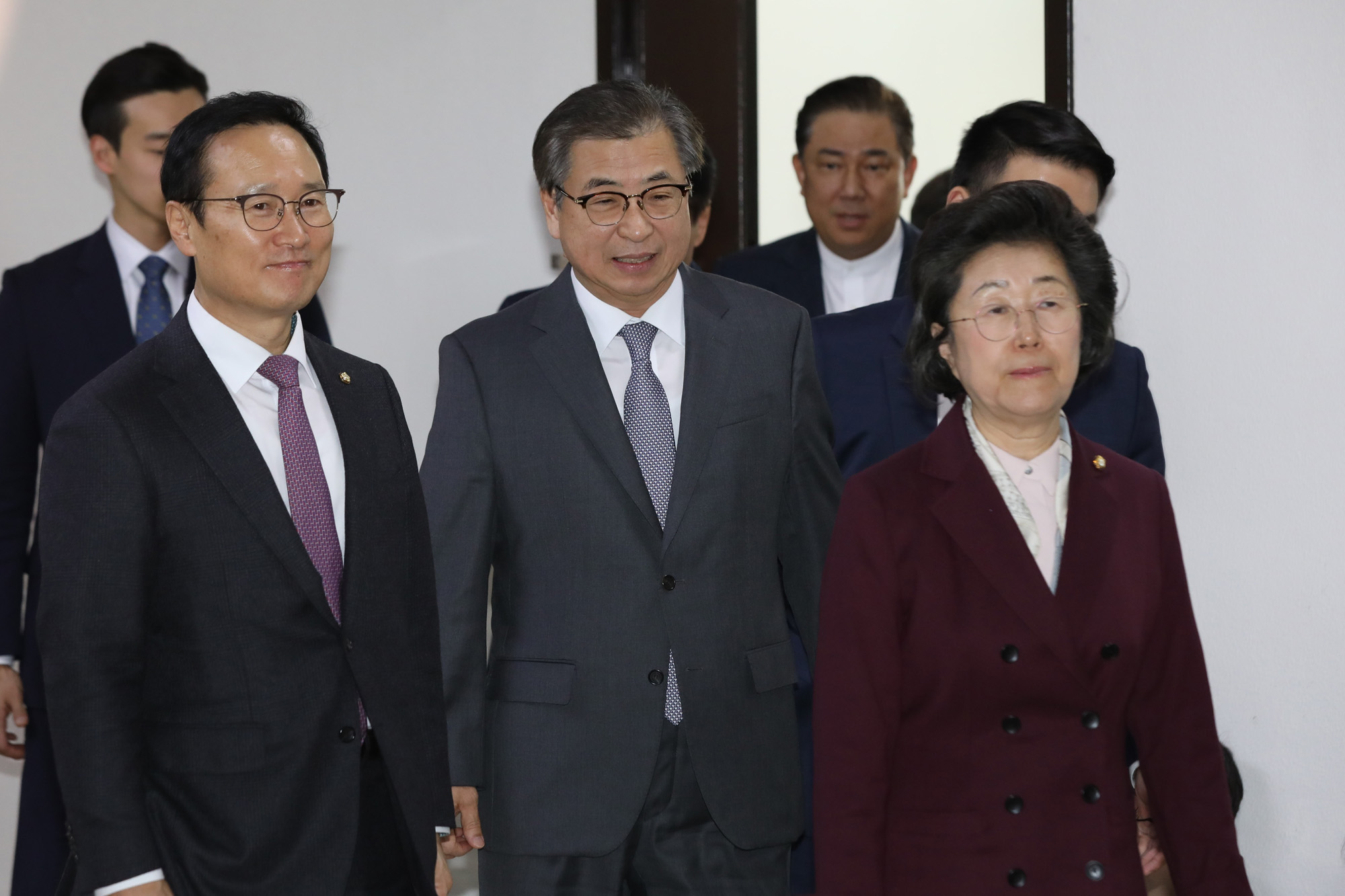 정치국회;정보위원회;서훈국가정보원장