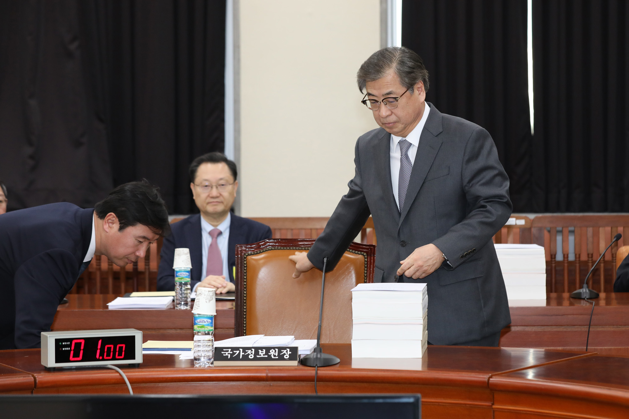 정치국회;정보위원회;서훈국가정보원장