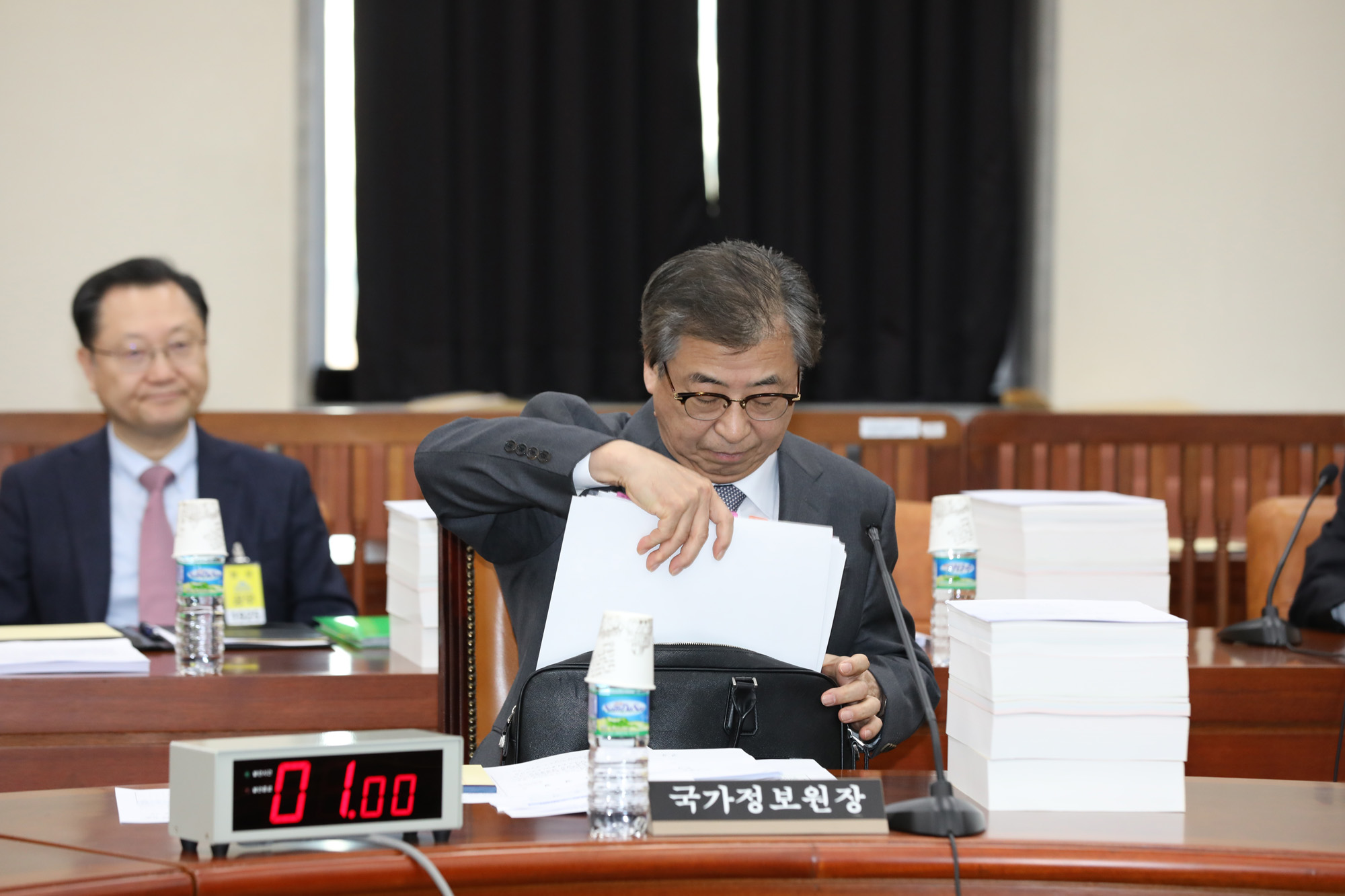 정치국회;정보위원회;서훈국가정보원장