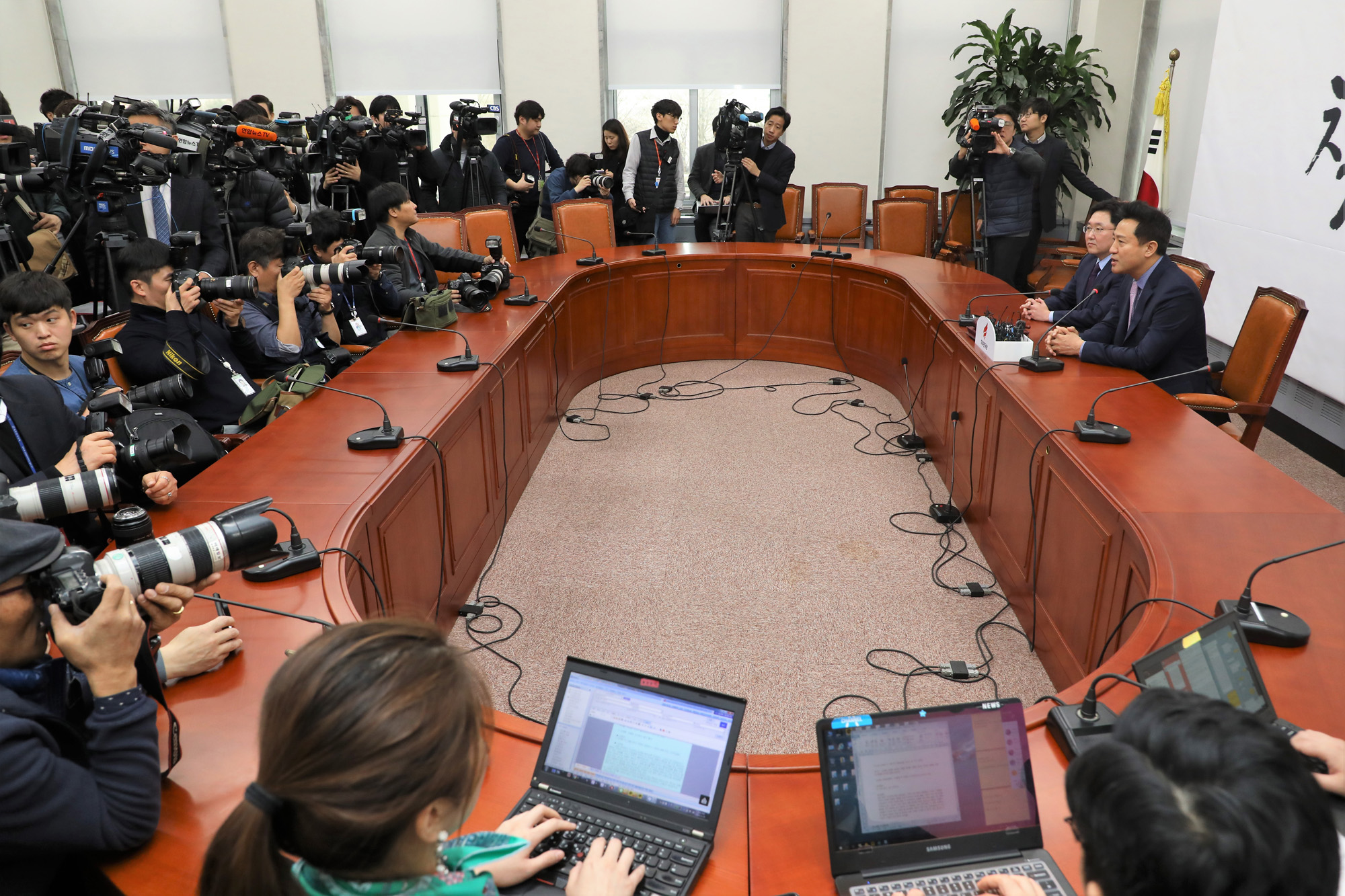 정치국회;오세훈;자유한국당입당