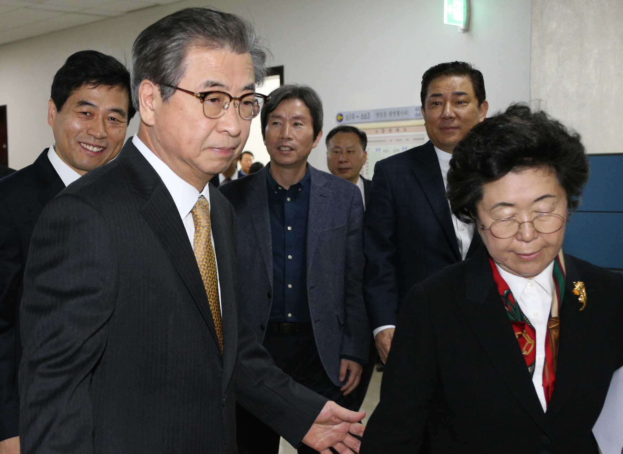 정치국회;정보위원회;국가정보원장;서훈