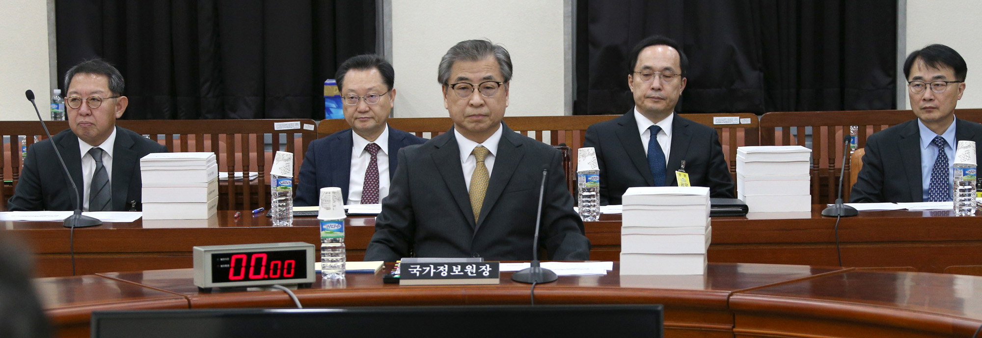 정치국회;정보위원회;국가정보원장;서훈