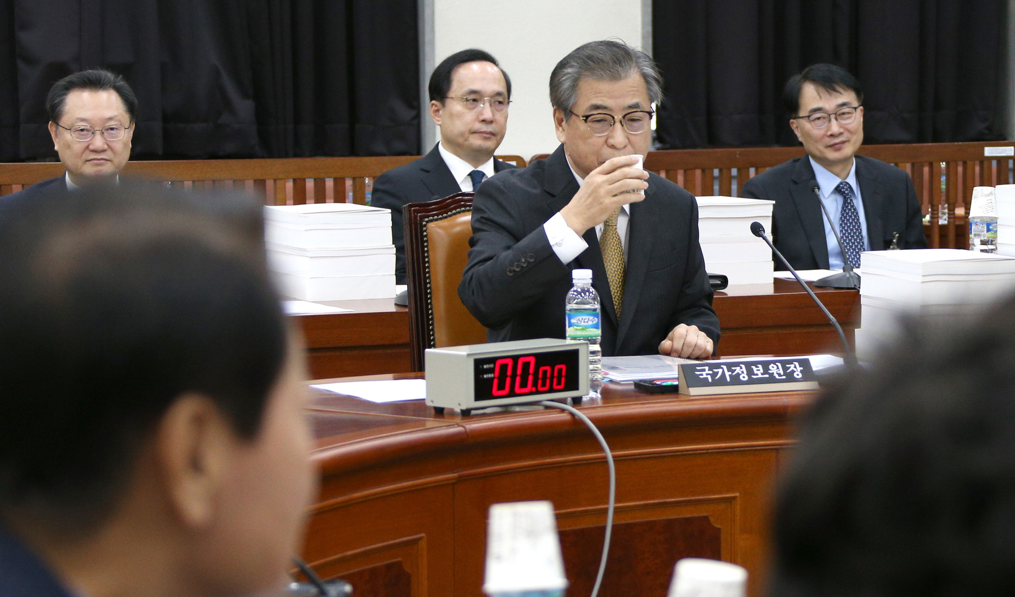 정치국회;정보위원회;국가정보원장;서훈