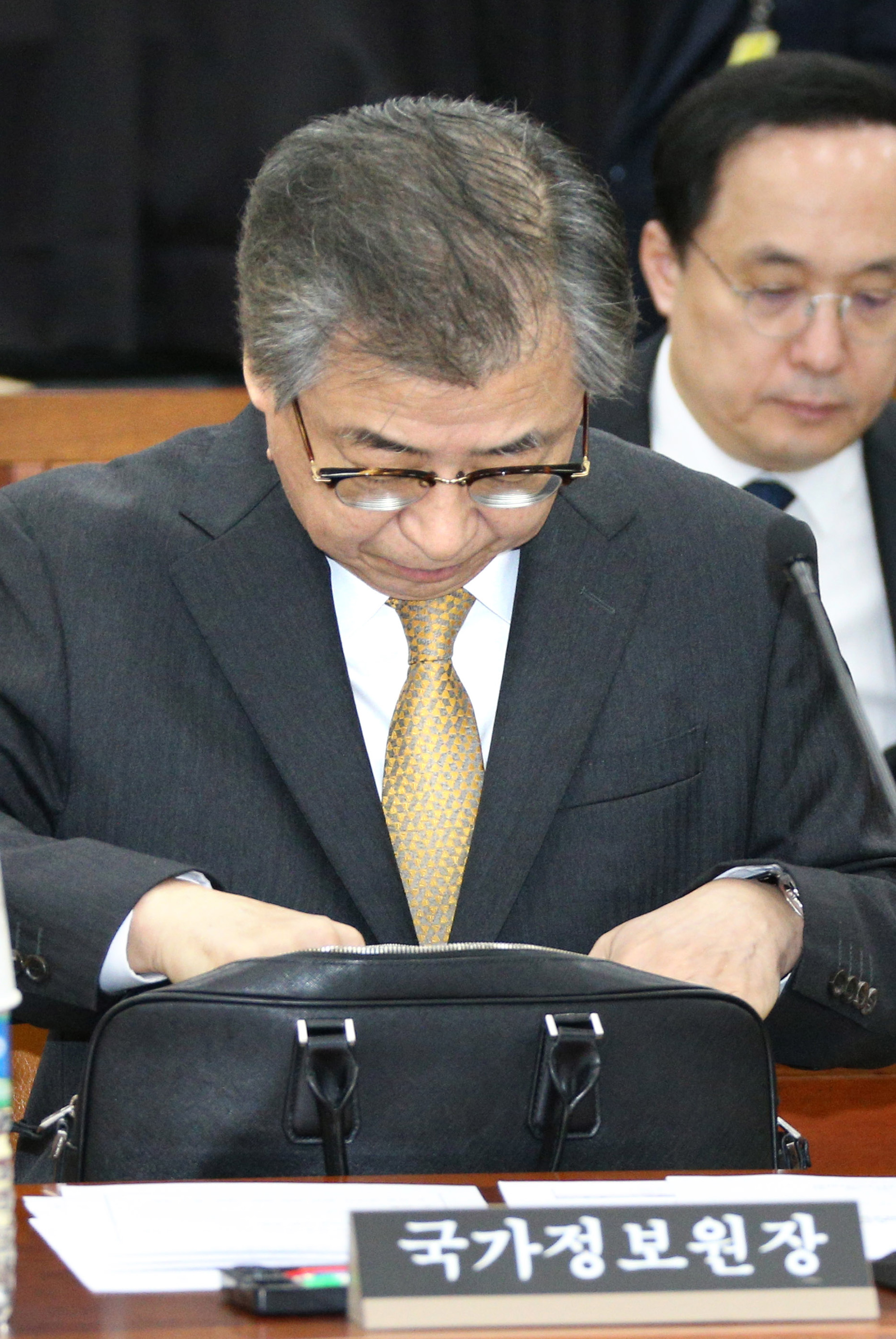 정치국회;정보위원회;국가정보원장;서훈