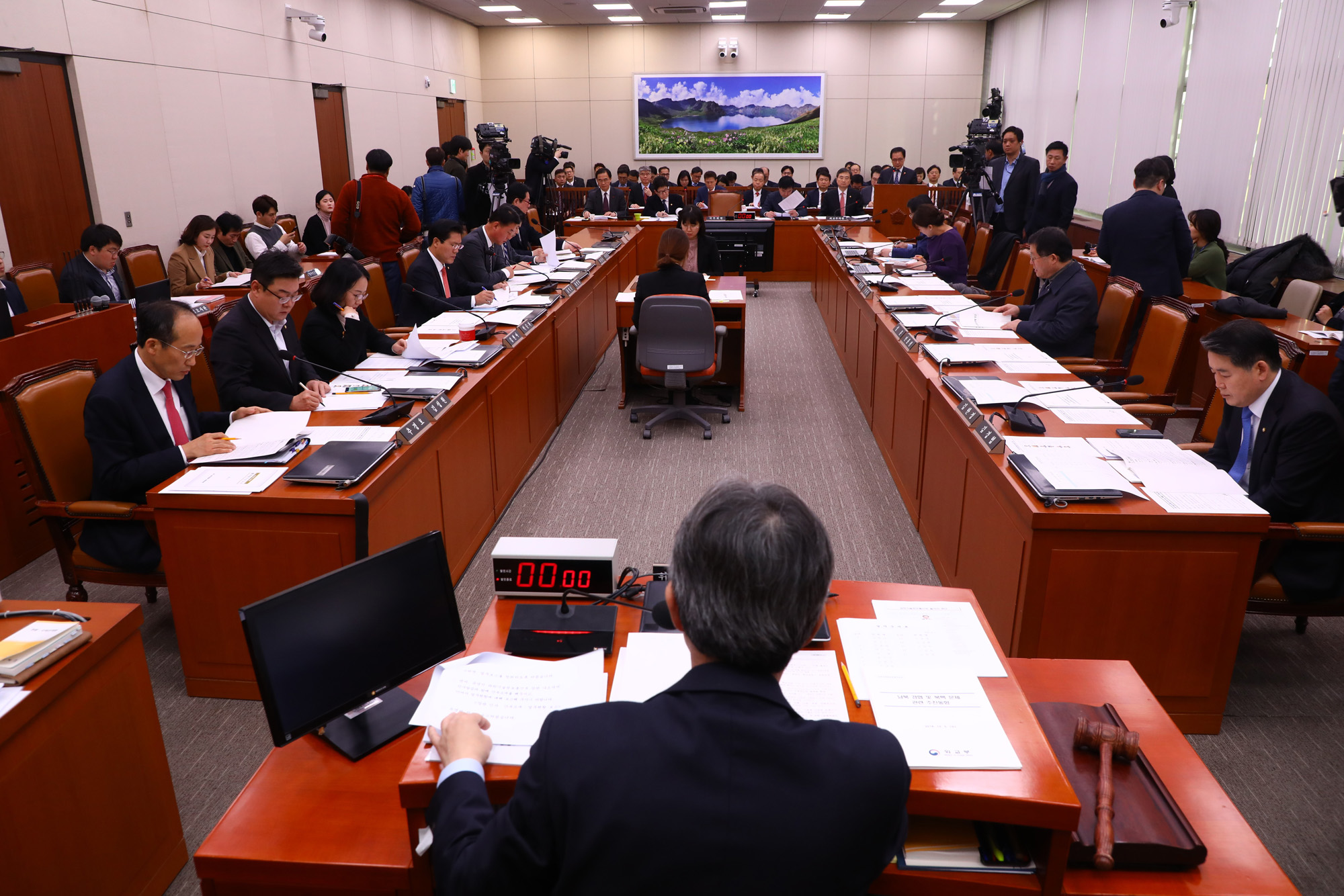 정치국회;남북경제협력특별위원회