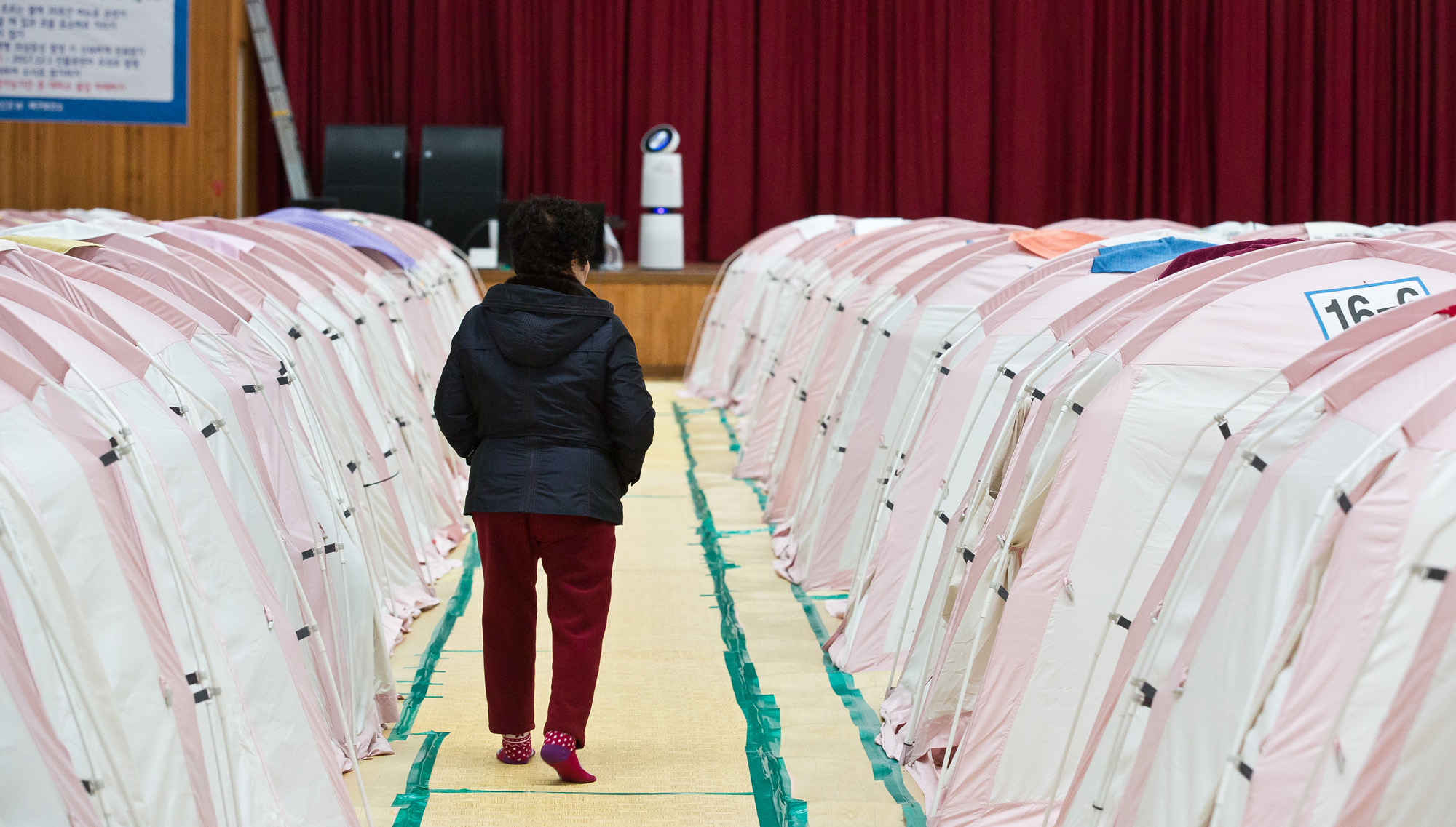 사회;사건사고;천재지변;자연재해;지진;포항지진;포항지진피해현장;흥해실내체육관;대성아파트;한미장관맨션