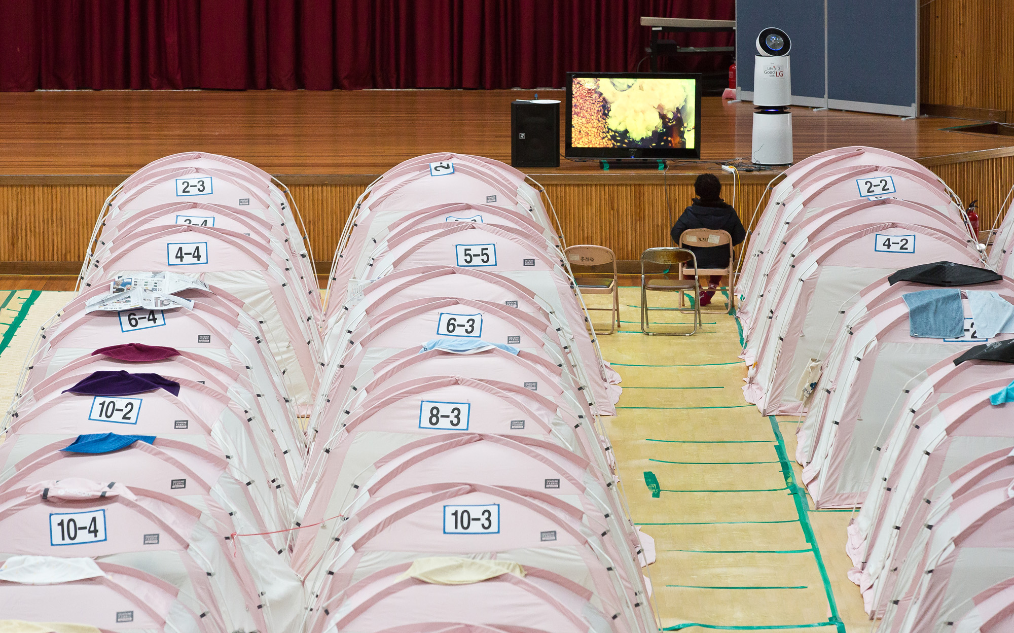 사회;사건사고;천재지변;자연재해;지진;포항지진;포항지진피해현장;흥해실내체육관;대성아파트;한미장관맨션