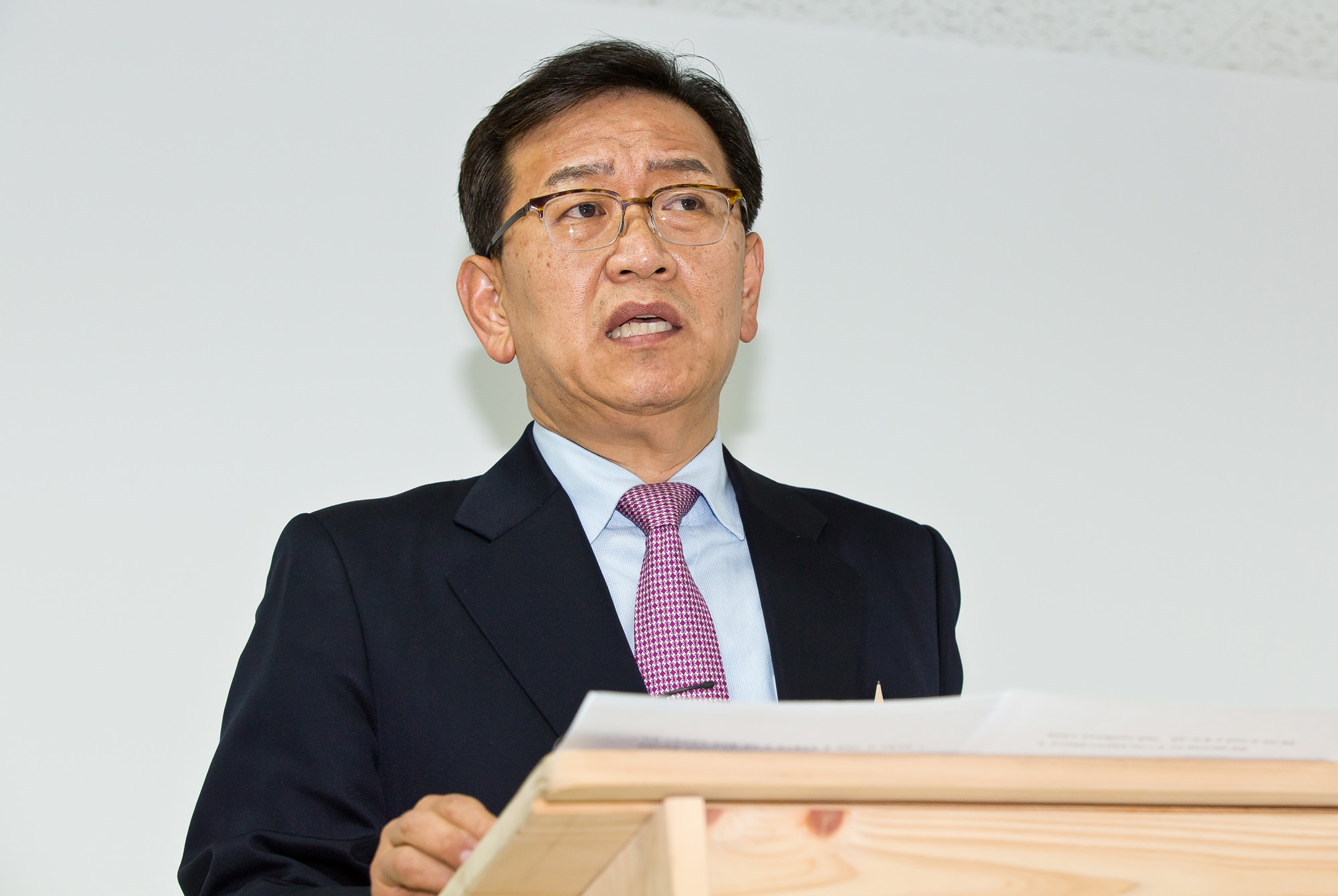 청와대특별감찰반원;김태우수사관;석동현변호사