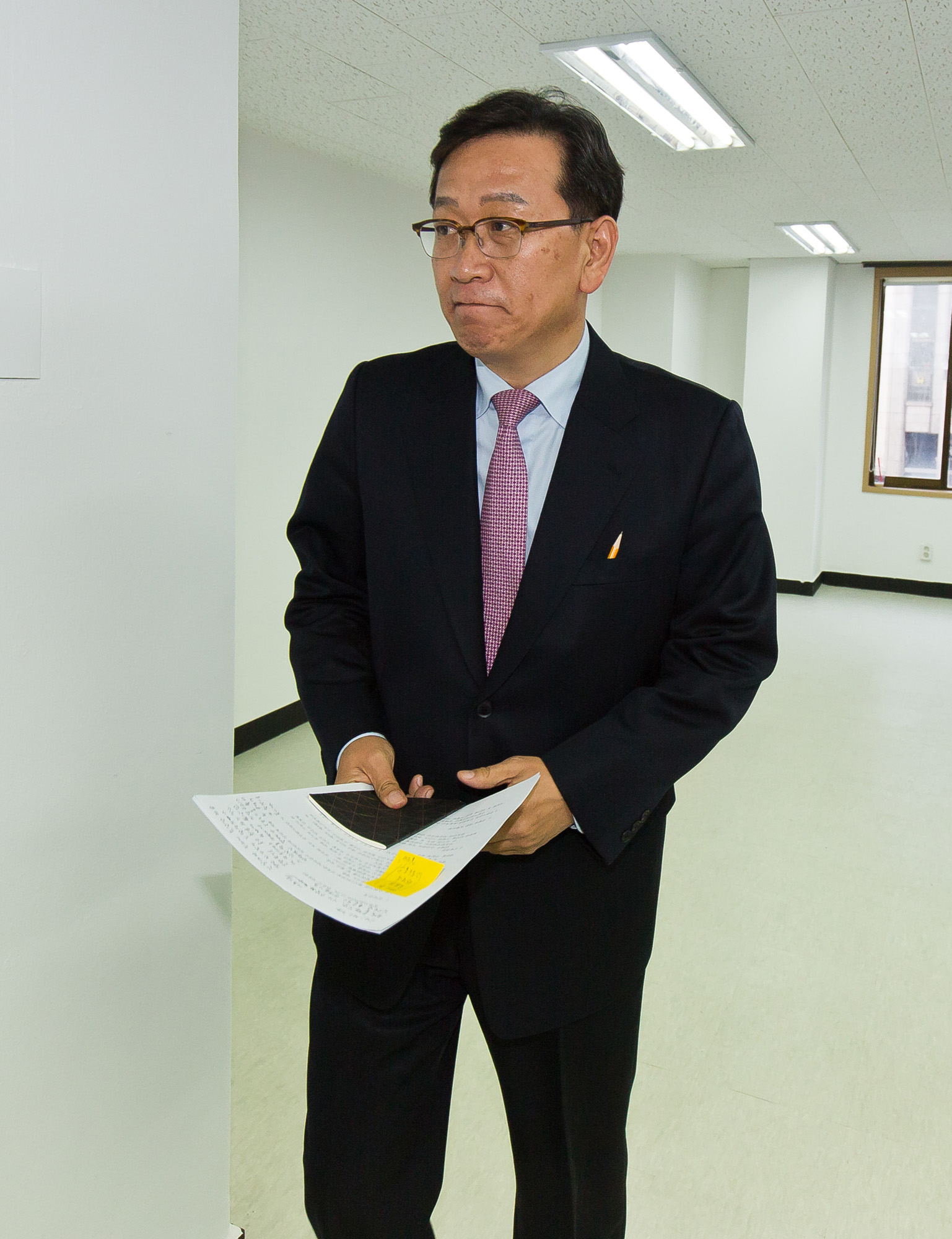 청와대특별감찰반원;김태우수사관;석동현변호사