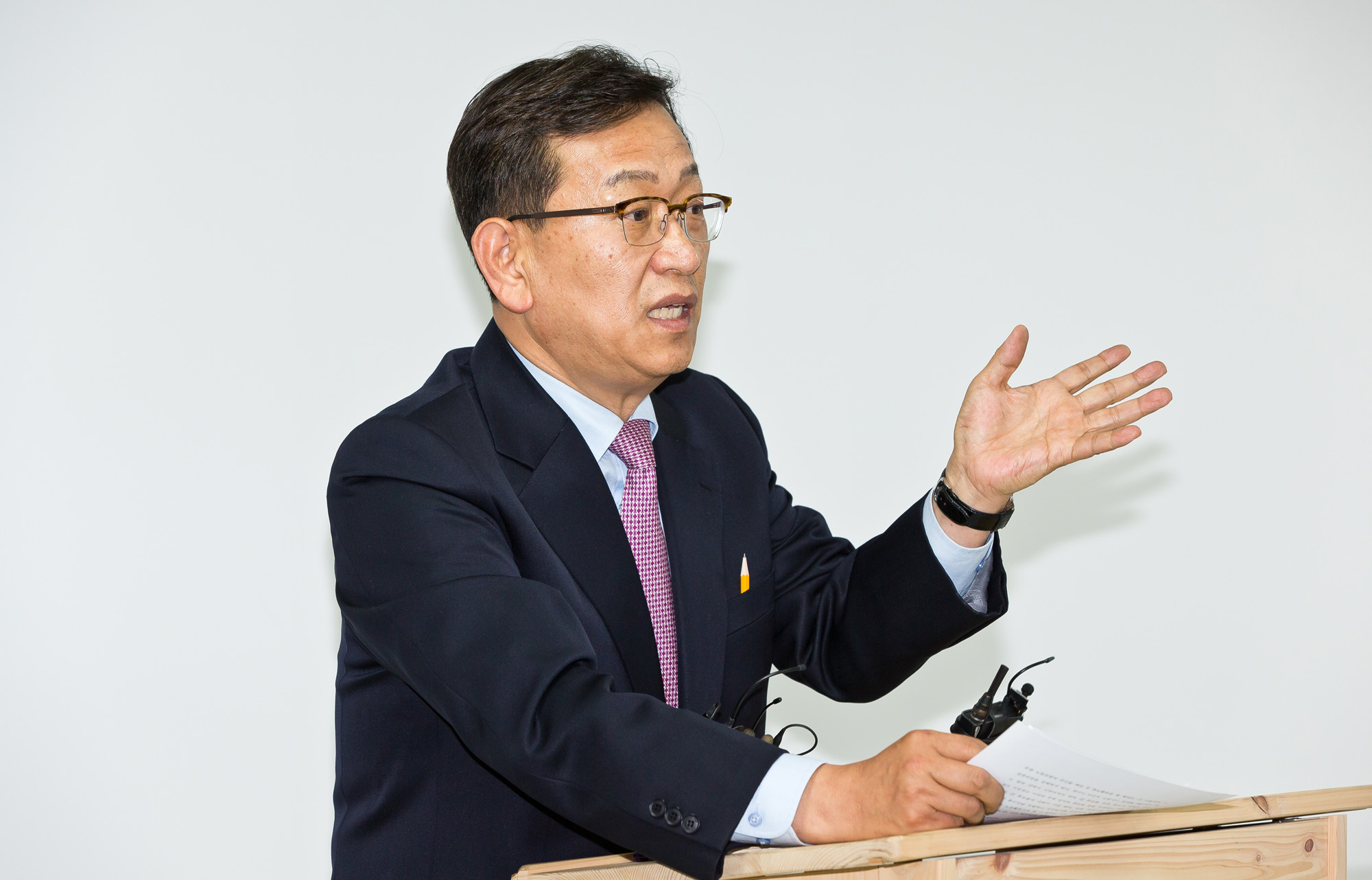 청와대특별감찰반원;김태우수사관;석동현변호사