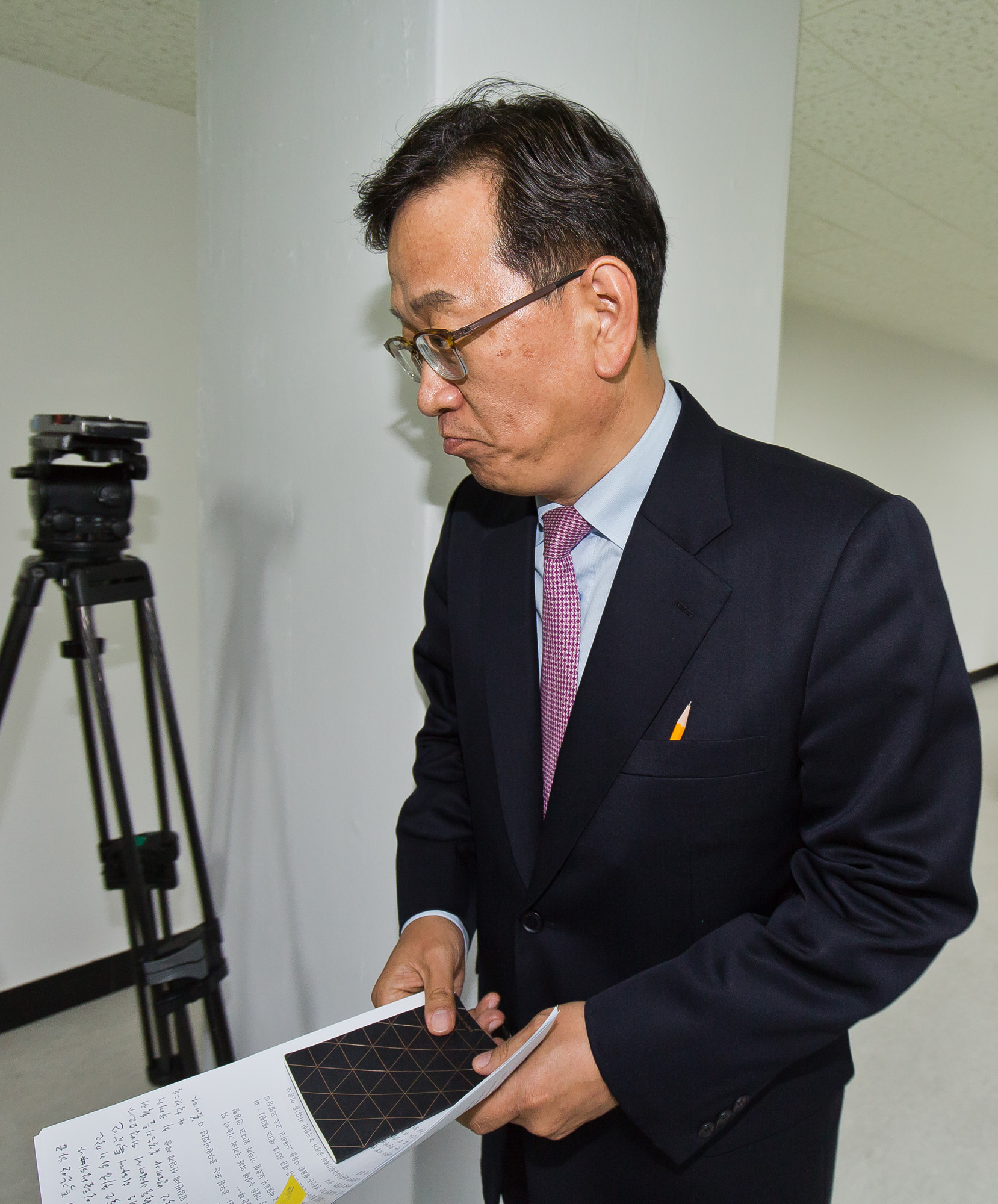 청와대특별감찰반원;김태우수사관;석동현변호사