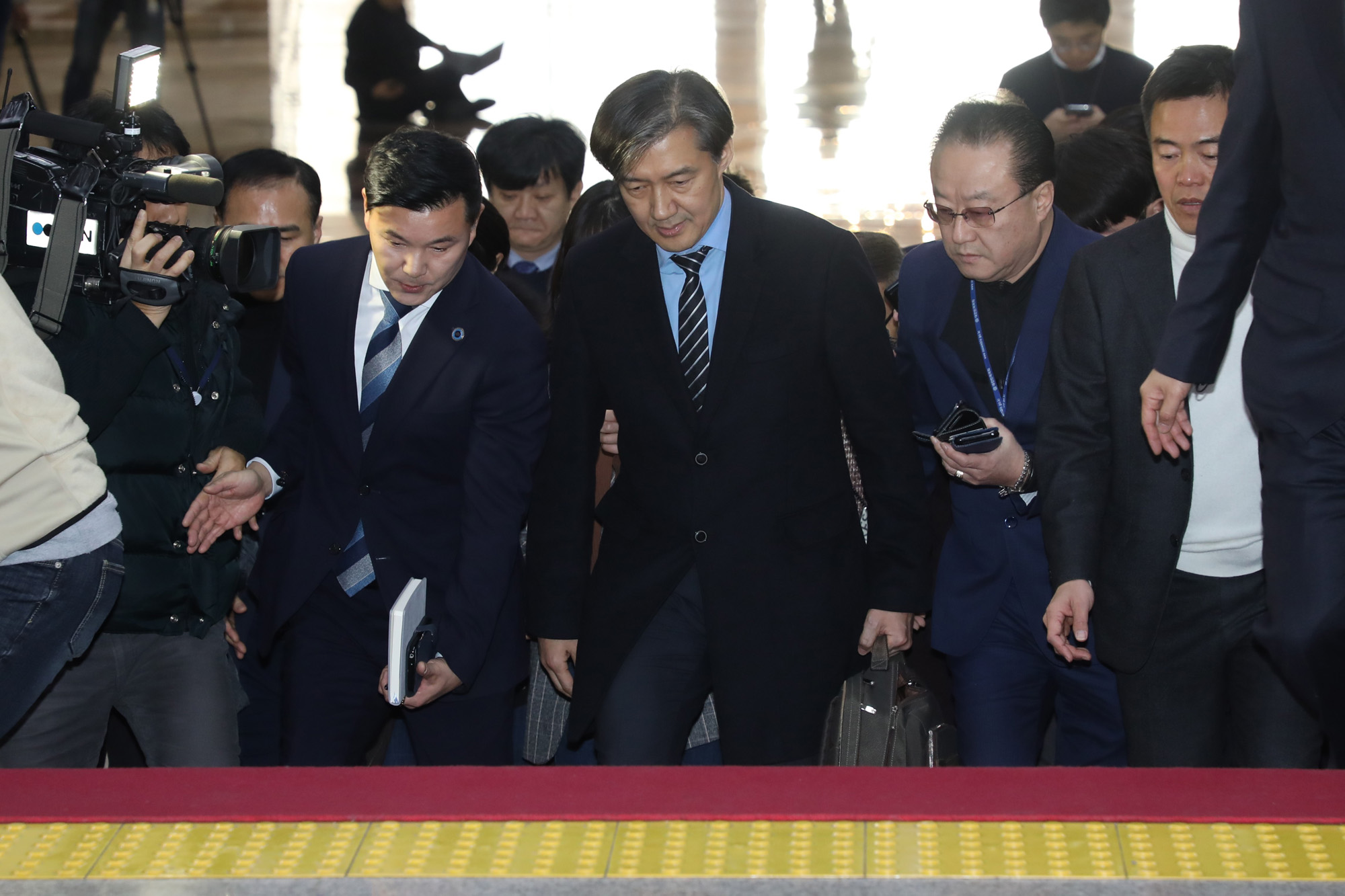 국회운영위원회;임종석청와대비서실장;조국민정수석