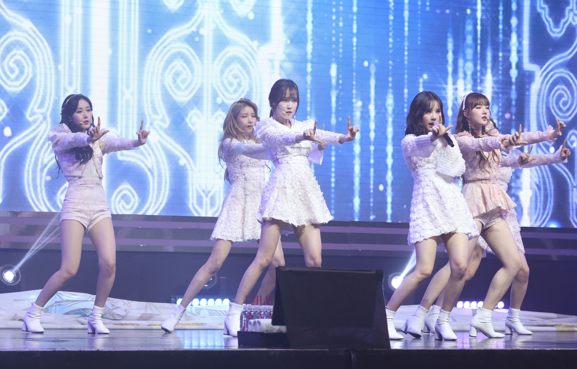 여자친구;소원;예린;은하;유주;신비;엄지