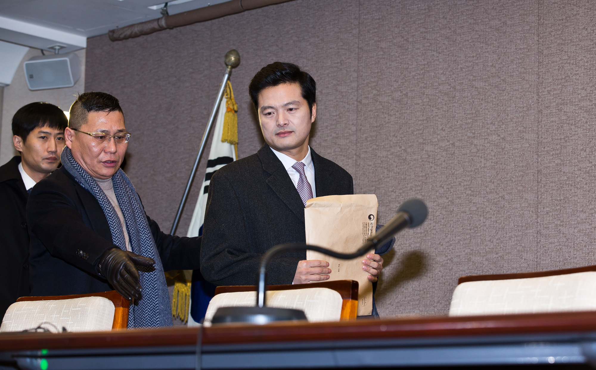 사회;문재인정부;청와대;청와대감찰반원;김태우수사관