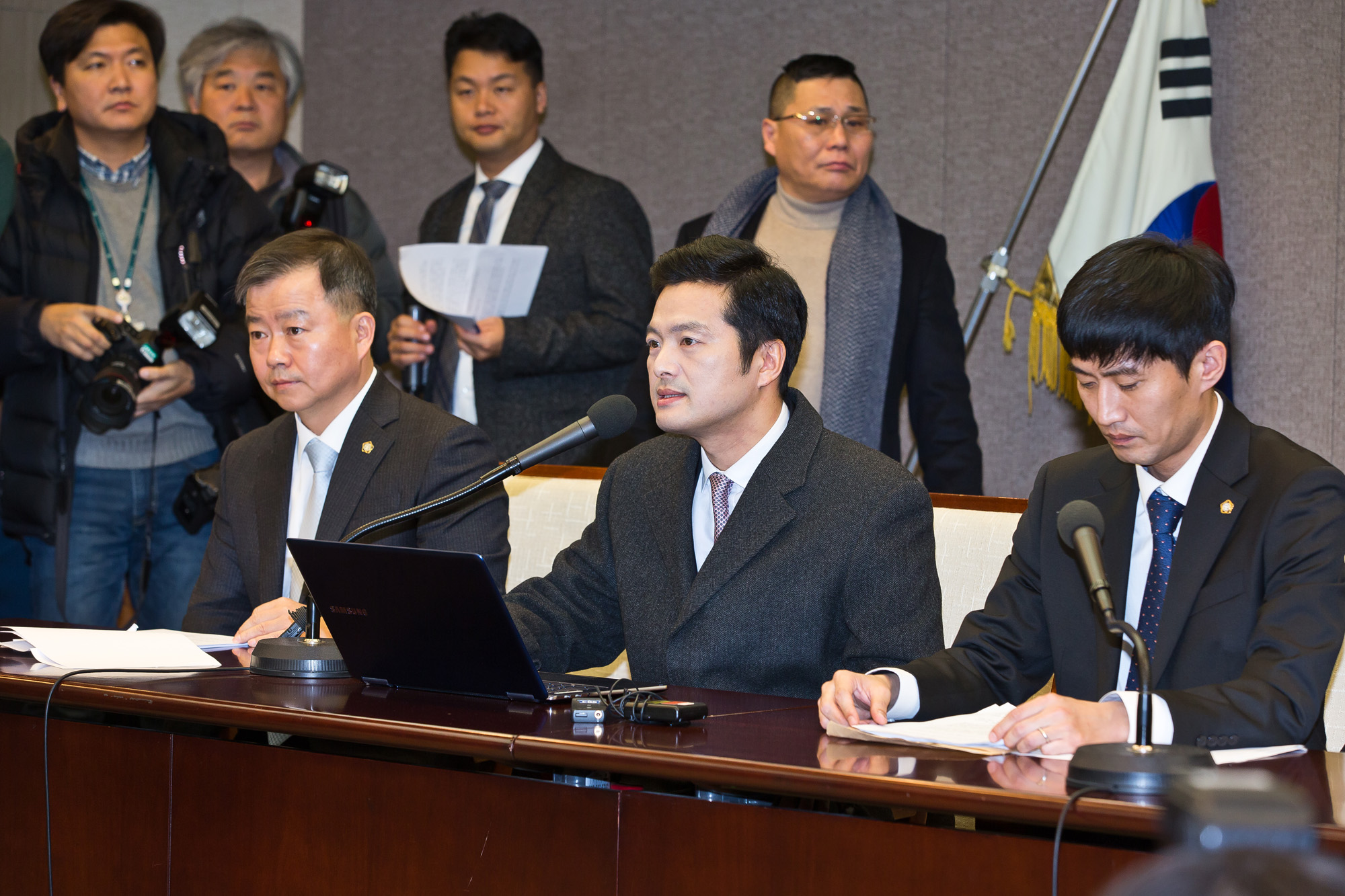 사회;문재인정부;청와대;청와대감찰반원;김태우수사관