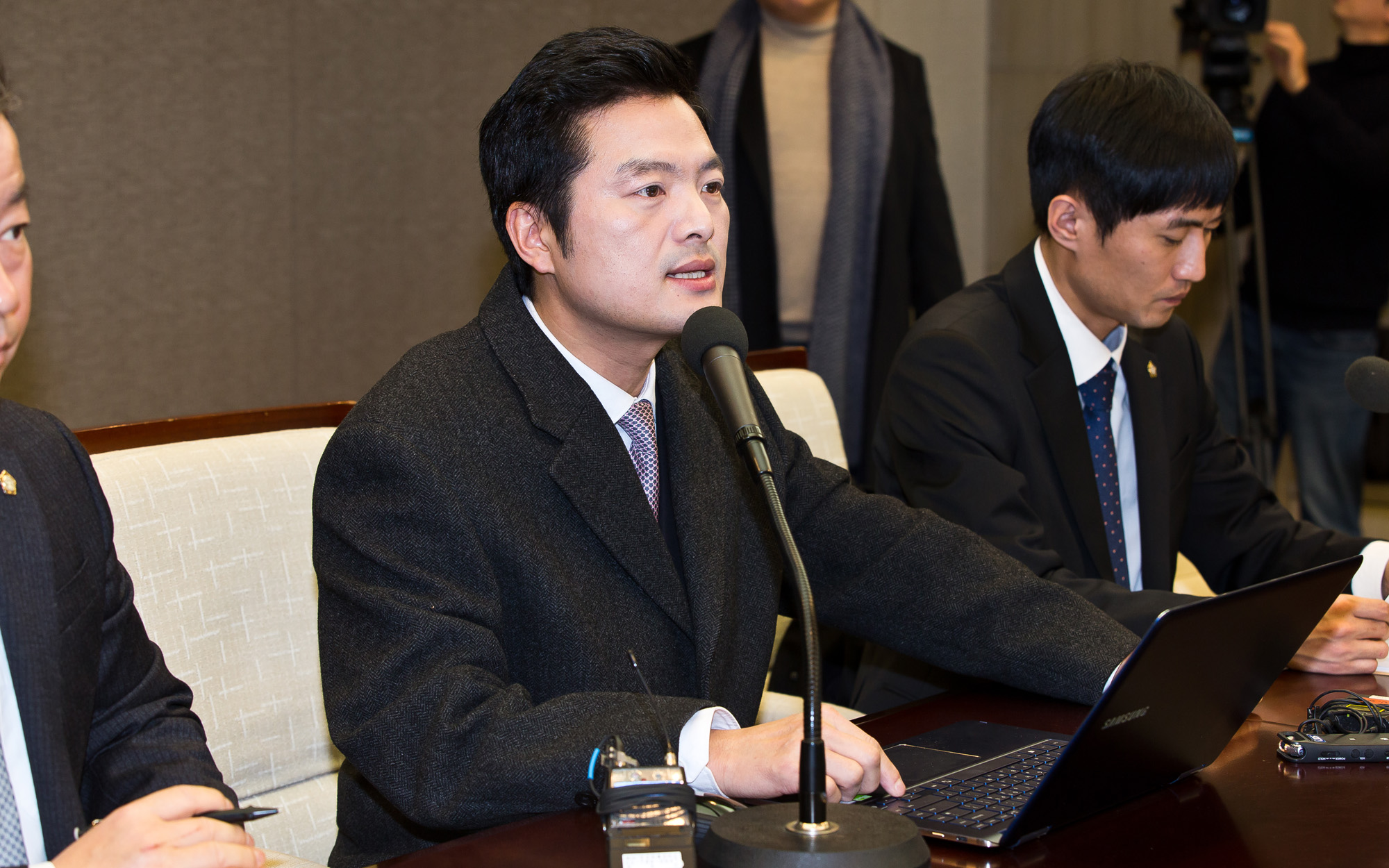 사회;문재인정부;청와대;청와대감찰반원;김태우수사관