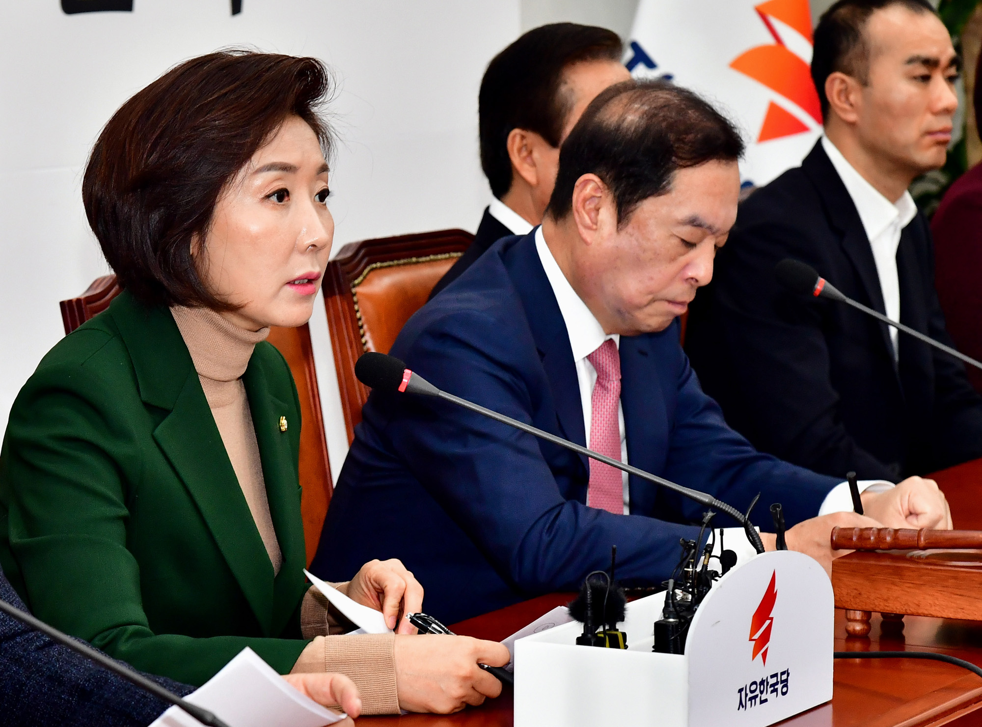 자유한국당비상대책위원회;김병준비대위원장;나경원원내대표
