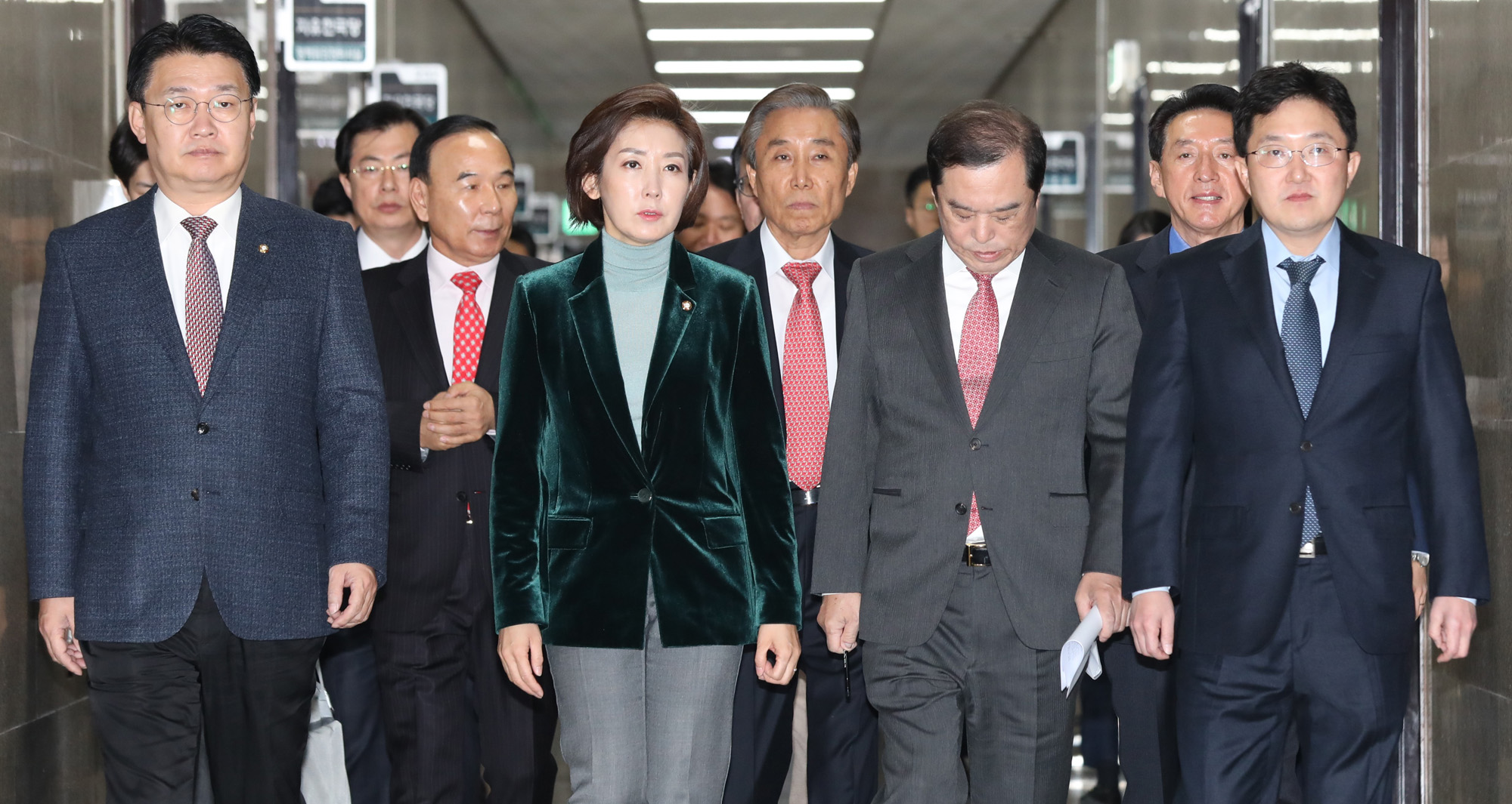 자유한국당비상대책위원회의;김병준비대위원장;나경원원내대표
