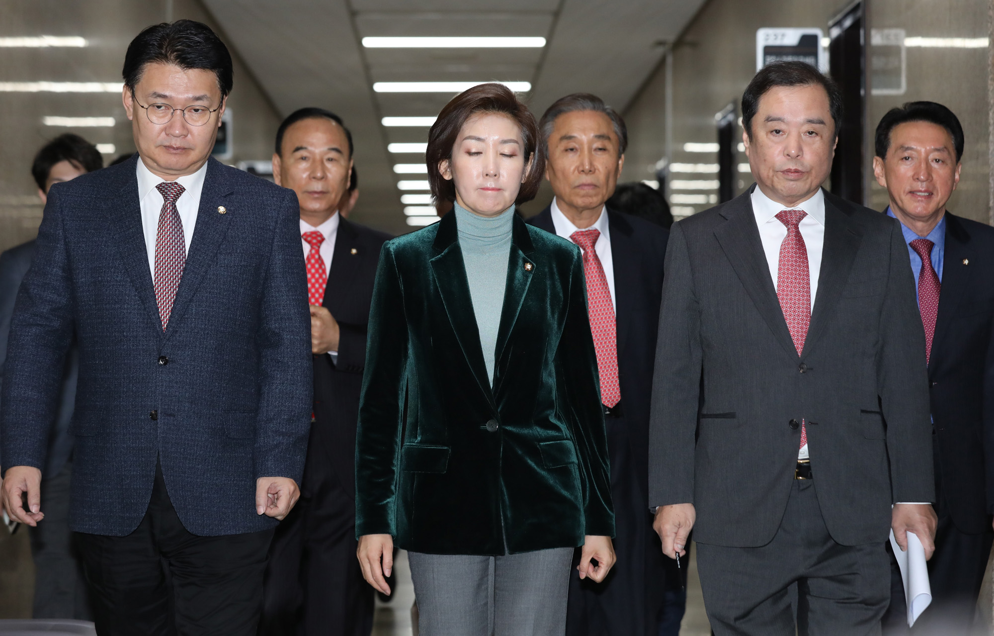 자유한국당비상대책위원회의;김병준비대위원장;나경원원내대표