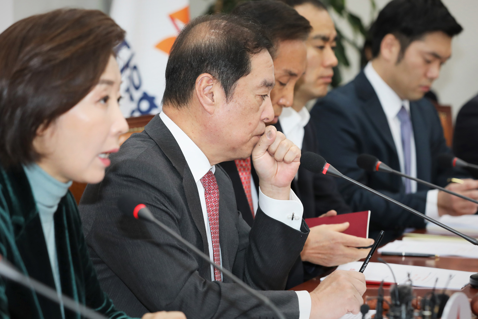 자유한국당비상대책위원회의;김병준비대위원장;나경원원내대표