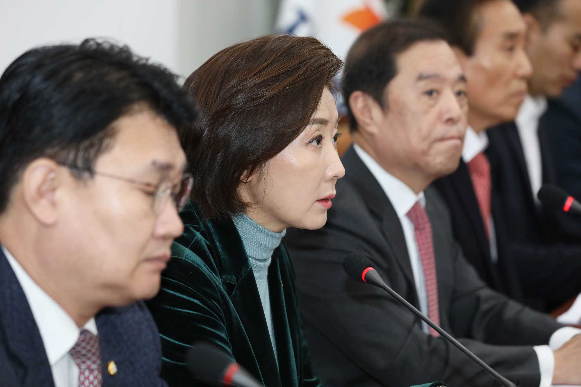 자유한국당비상대책위원회의;김병준비대위원장;나경원원내대표