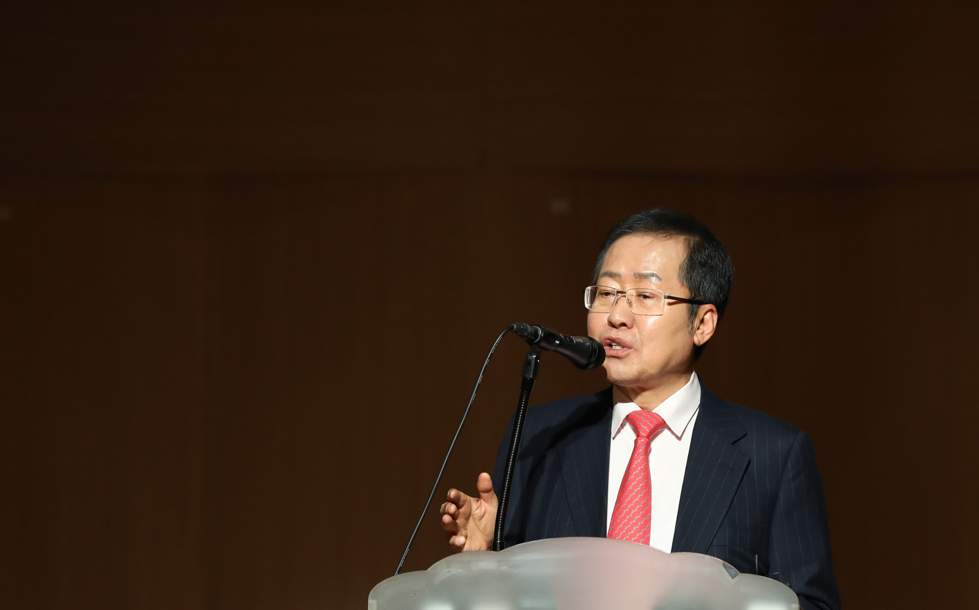 홍준표출판기념회;당랑의꿈