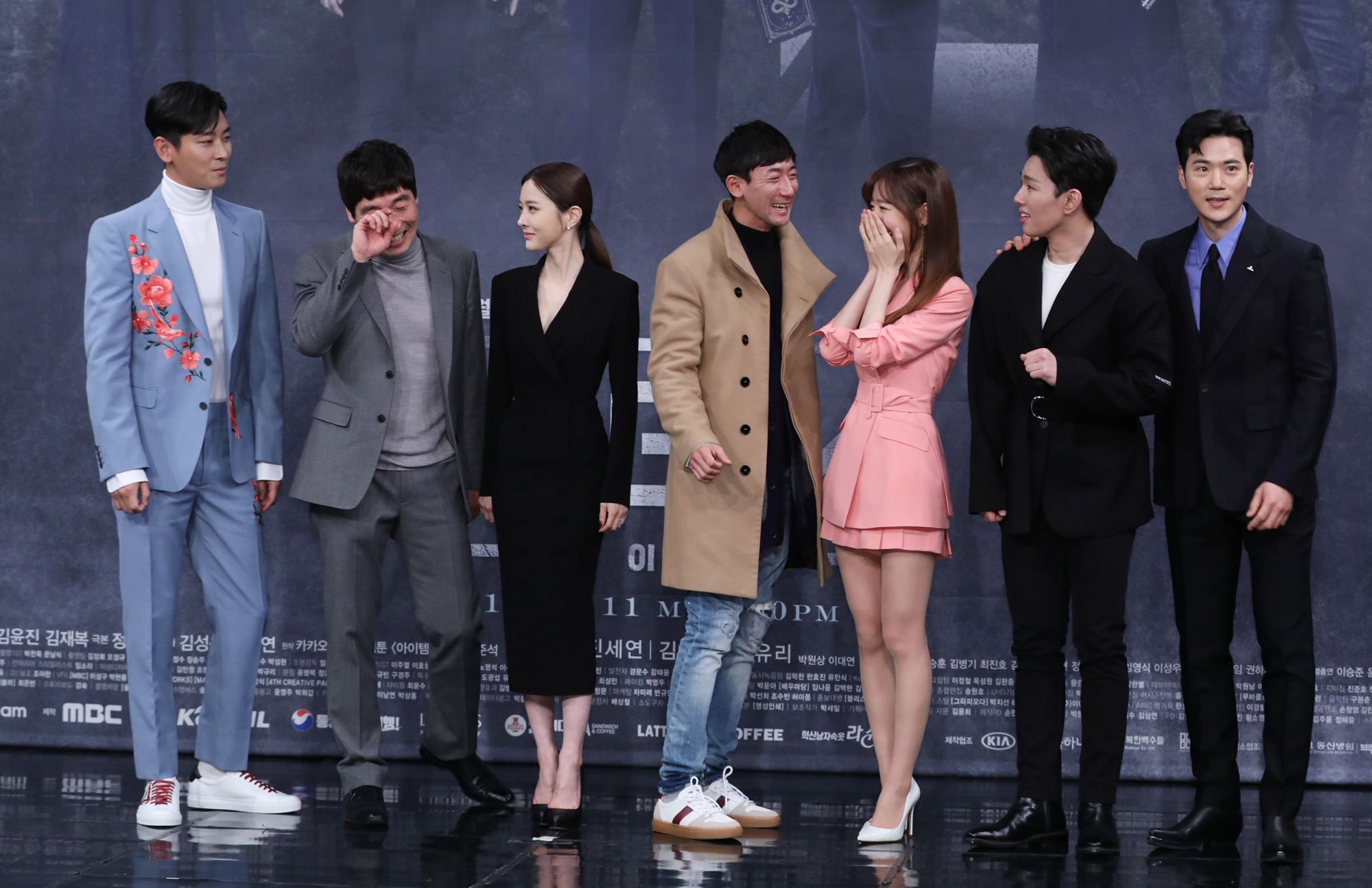 아이템;주지훈;진세연;김강우;김유리;박원상;오승훈