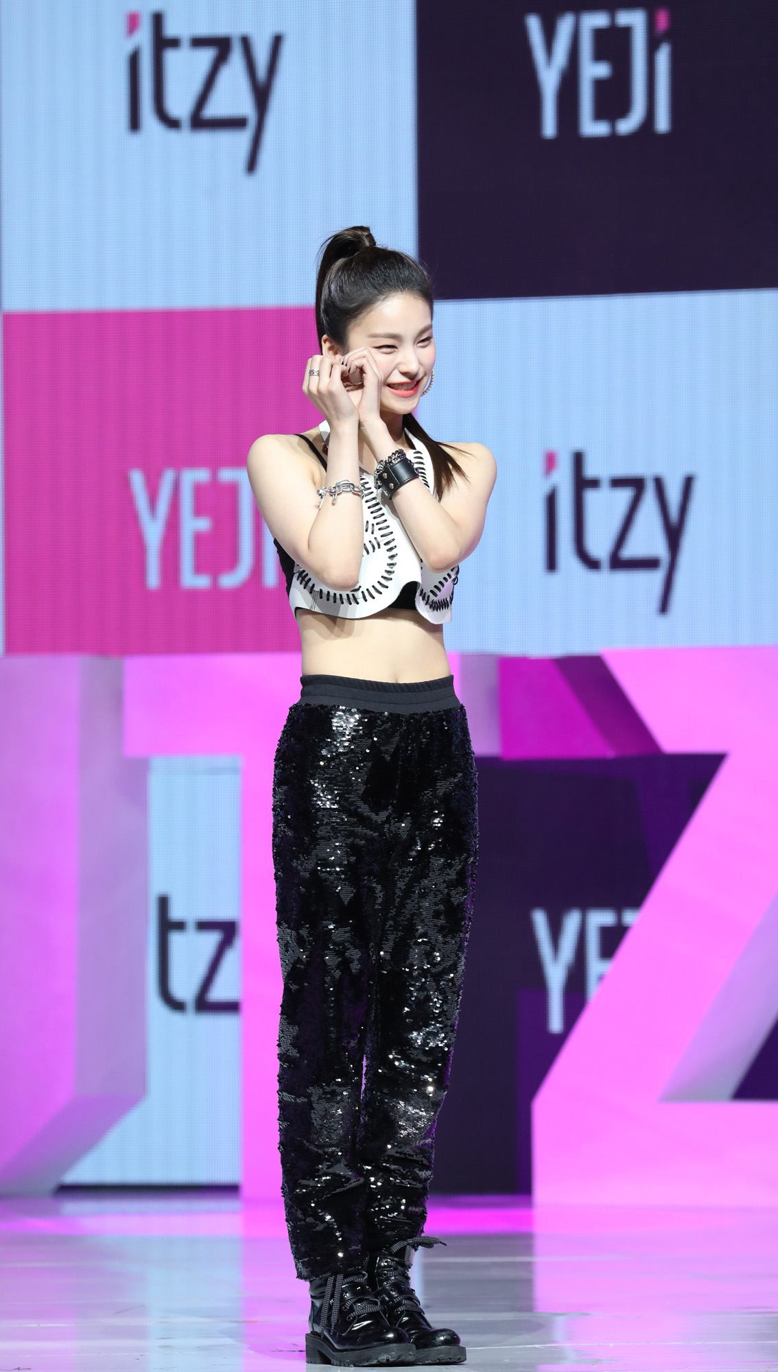 있지;itzy;예지;리아;류진;채령;유나