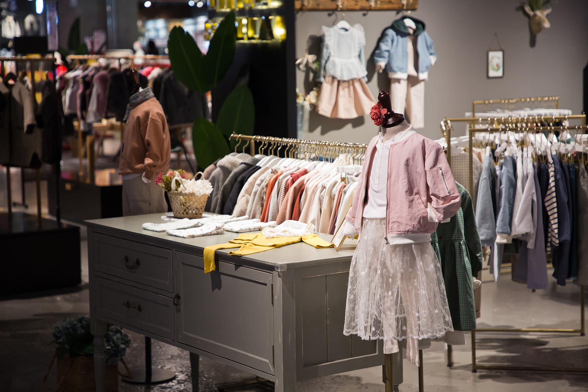 경제;육아;아동복;아동복매장;초등학교취학;초등학생;의류