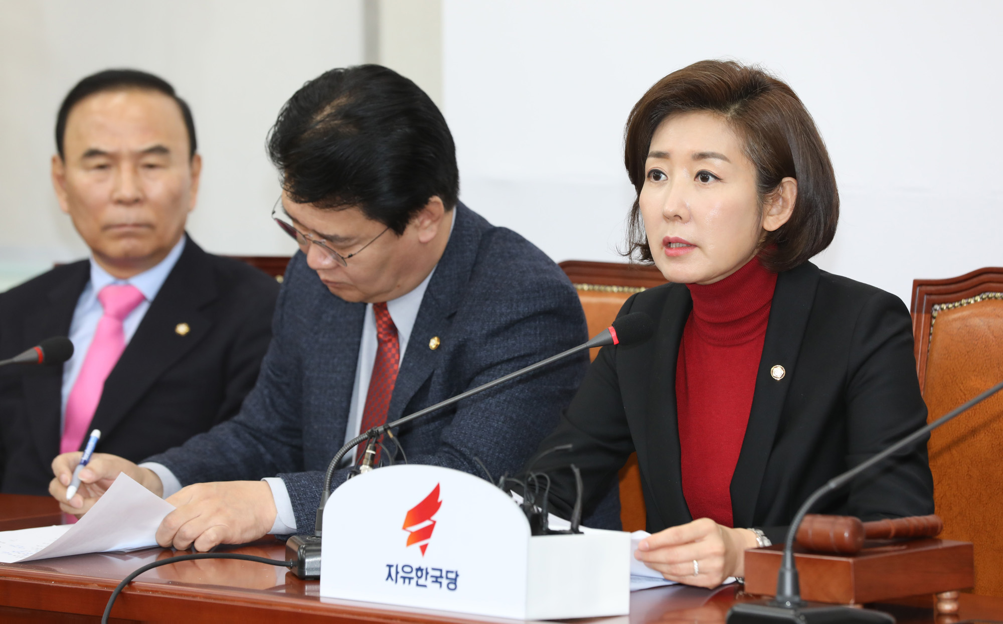 자유한국당비상대책위원회의;김병준비대위원장;나경원원내대표