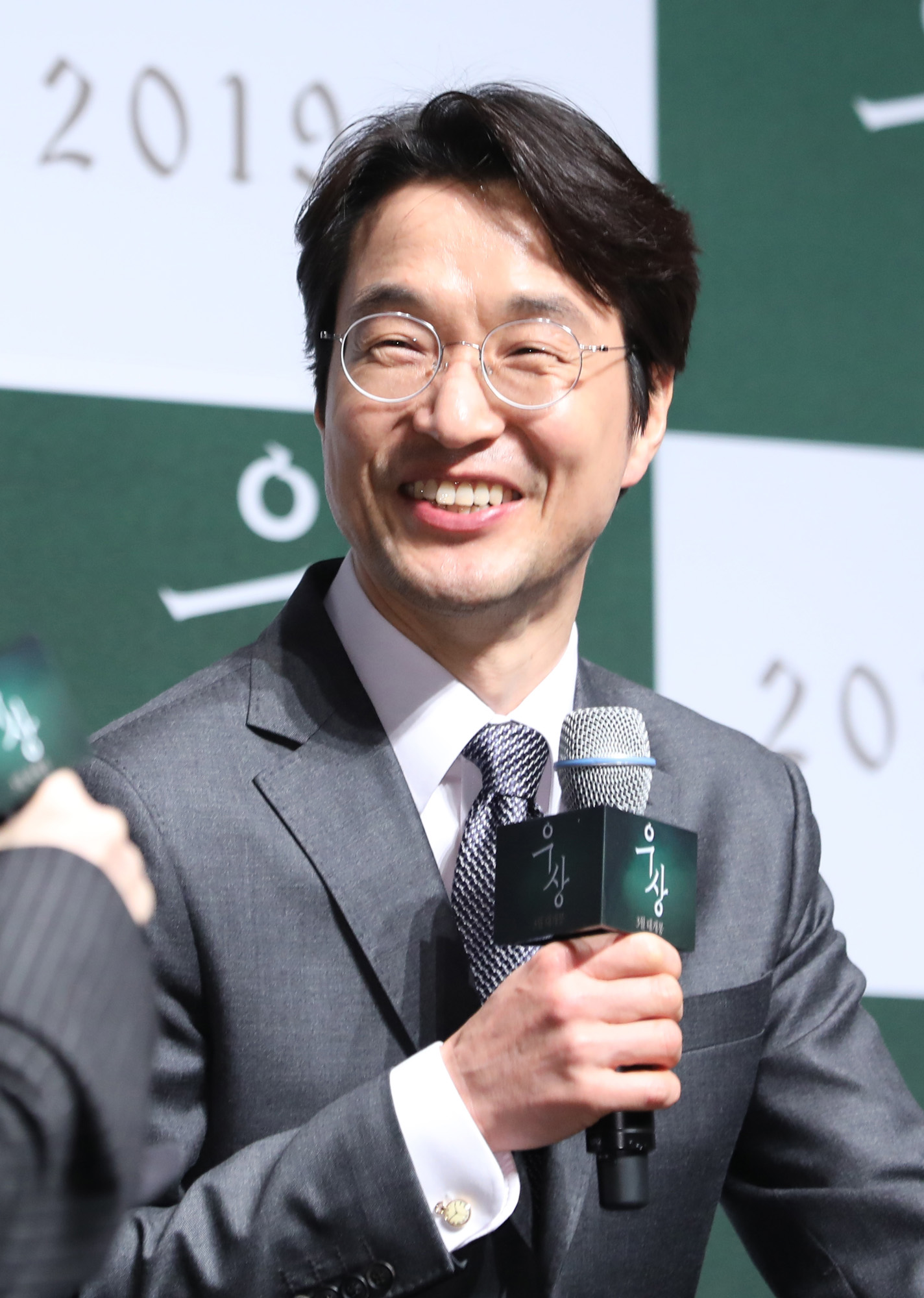 우상;한석규;설경구;천우희;이수진감독