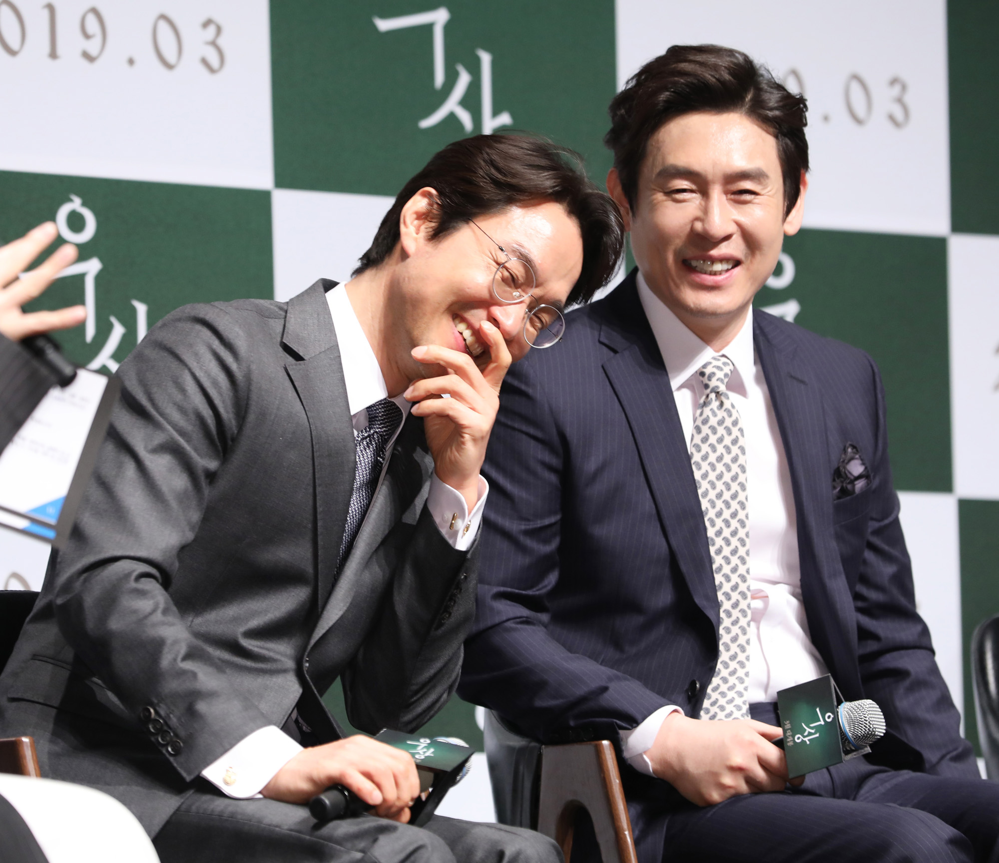 우상;한석규;설경구;천우희;이수진감독