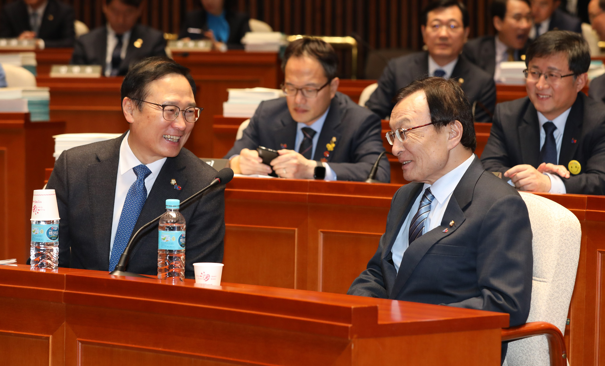 더불어민주당정책의원총회;이해찬대표;홍영표원내대표