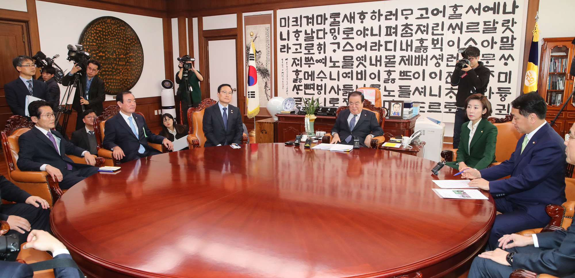 국회의장주재여야5당원내대표회동;5당원내대표;국회의장문희상