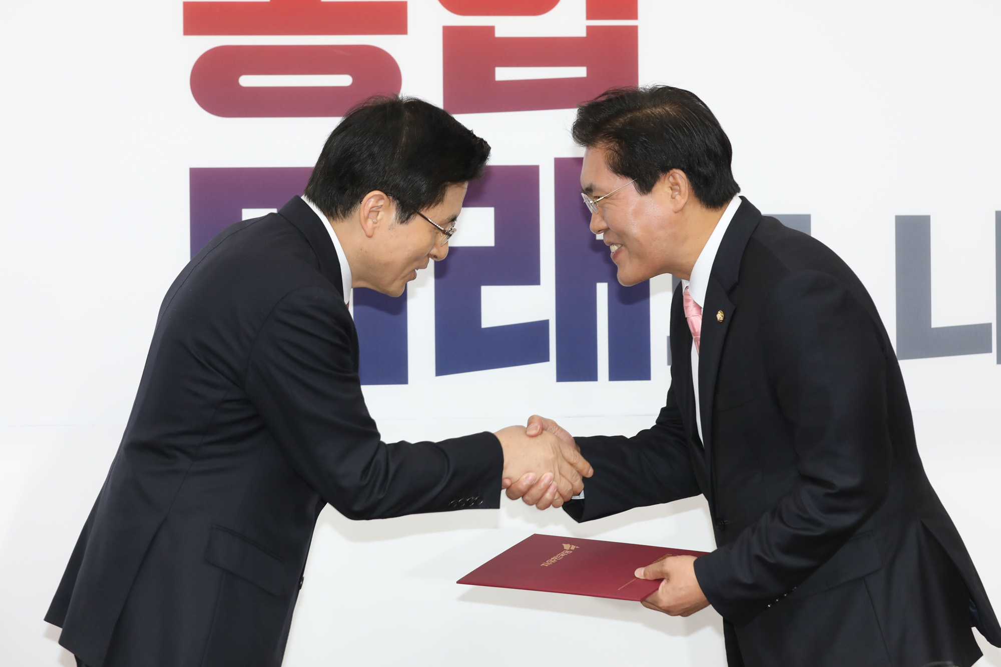 자유한국당;좌파독재저지특별위원회;김태흠위원장