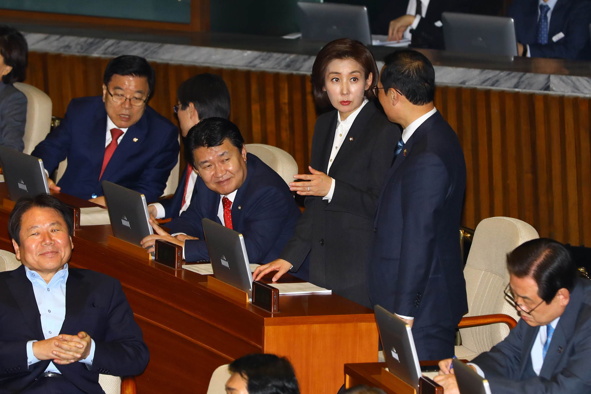 국회본회의;나경원원내대표;홍영표원내대표